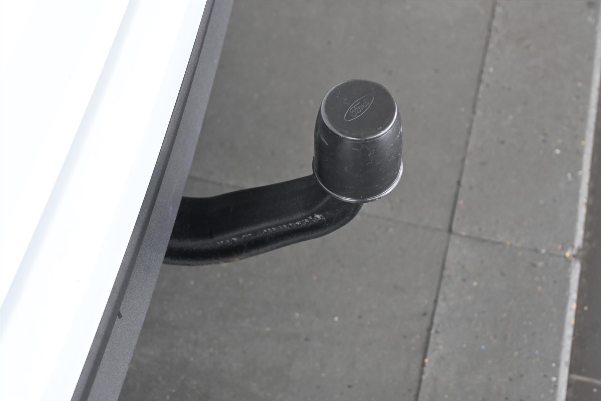 Hlavní fotografie vozu Ford S-MAX 2,0 EcoBlue 140 kW AT8 Titanium Záruka až 5 let (30)