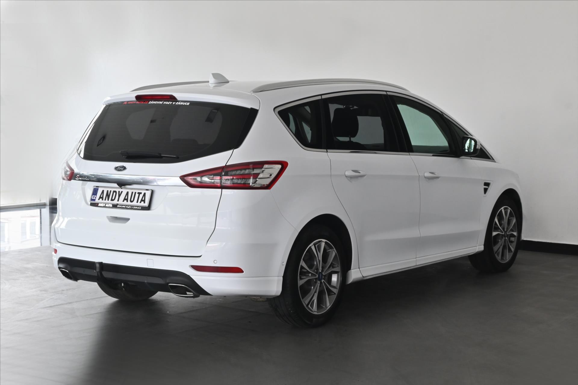 Hlavní fotografie vozu Ford S-MAX 2,0 EcoBlue 140 kW AT8 Titanium Záruka až 5 let (4)