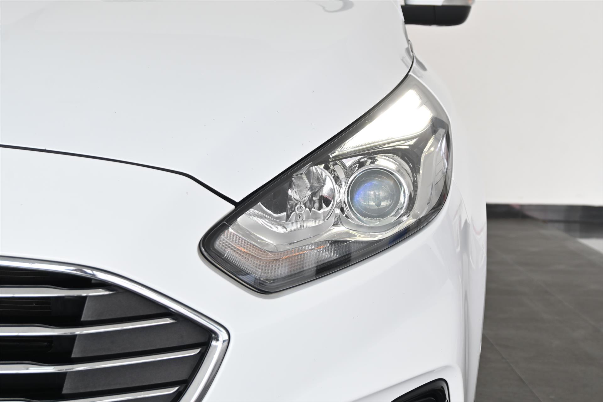 Hlavní fotografie vozu Ford S-MAX 2,0 EcoBlue 140 kW AT8 Titanium Záruka až 5 let (31)