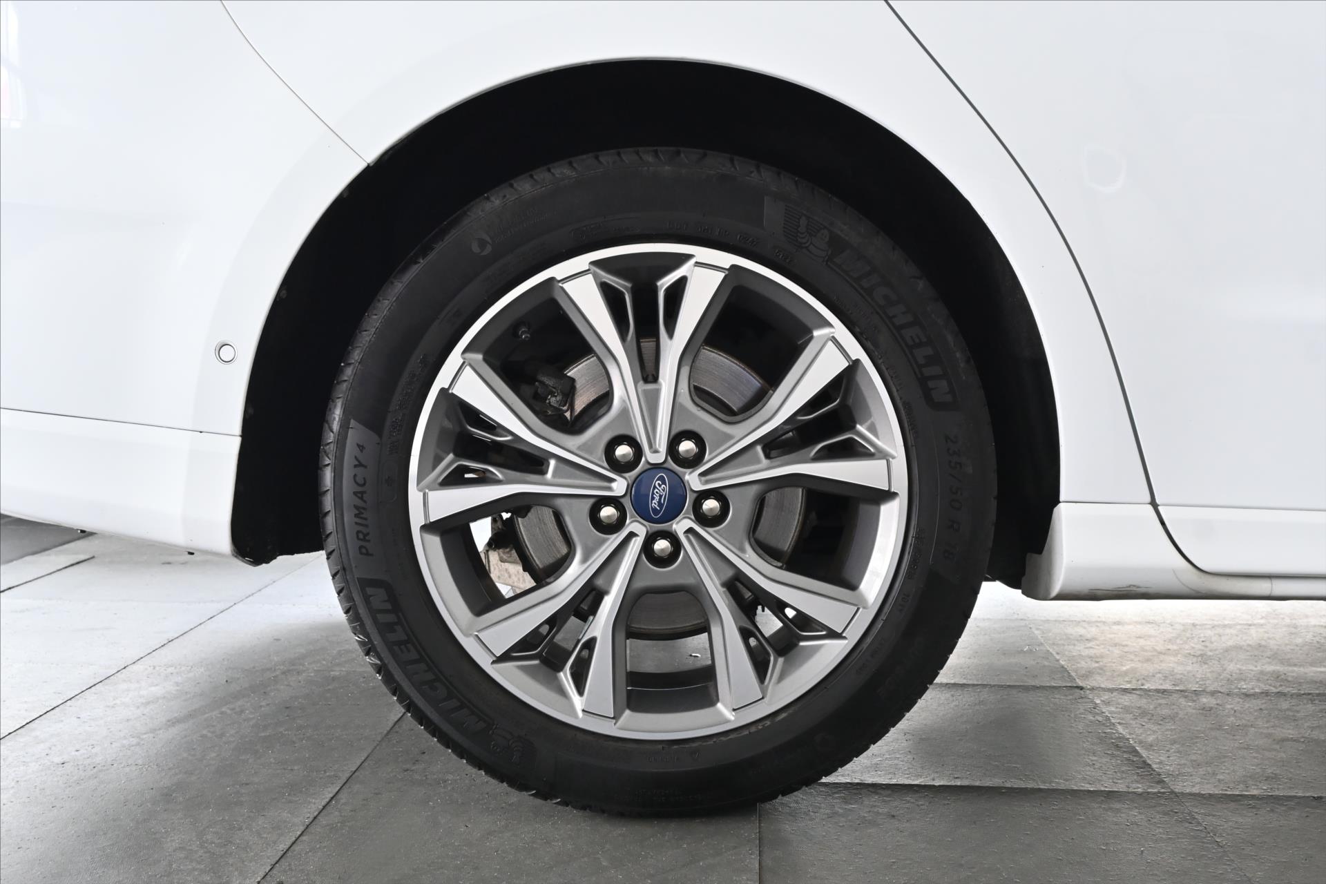 Hlavní fotografie vozu Ford S-MAX 2,0 EcoBlue 140 kW AT8 Titanium Záruka až 5 let (33)