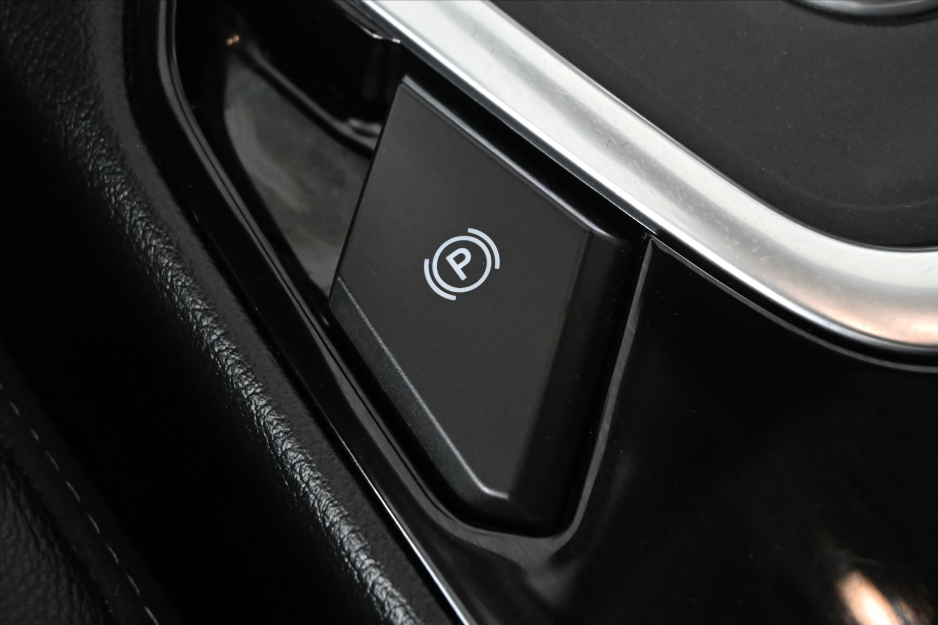 Hlavní fotografie vozu Ford Galaxy 2,0 EcoBlue 177 kW Titanium AT8 Záruka až 5 let (24)