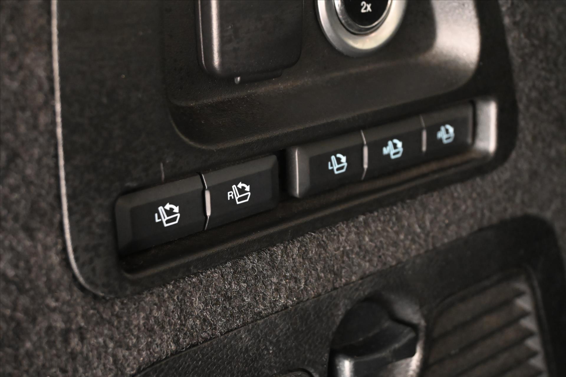 Hlavní fotografie vozu Ford Galaxy 2,0 EcoBlue 177 kW Titanium AT8 Záruka až 5 let (33)