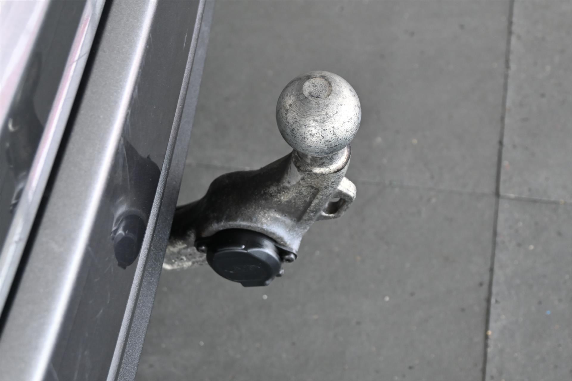 Hlavní fotografie vozu Ford Galaxy 2,0 EcoBlue 177 kW Titanium AT8 Záruka až 5 let (34)