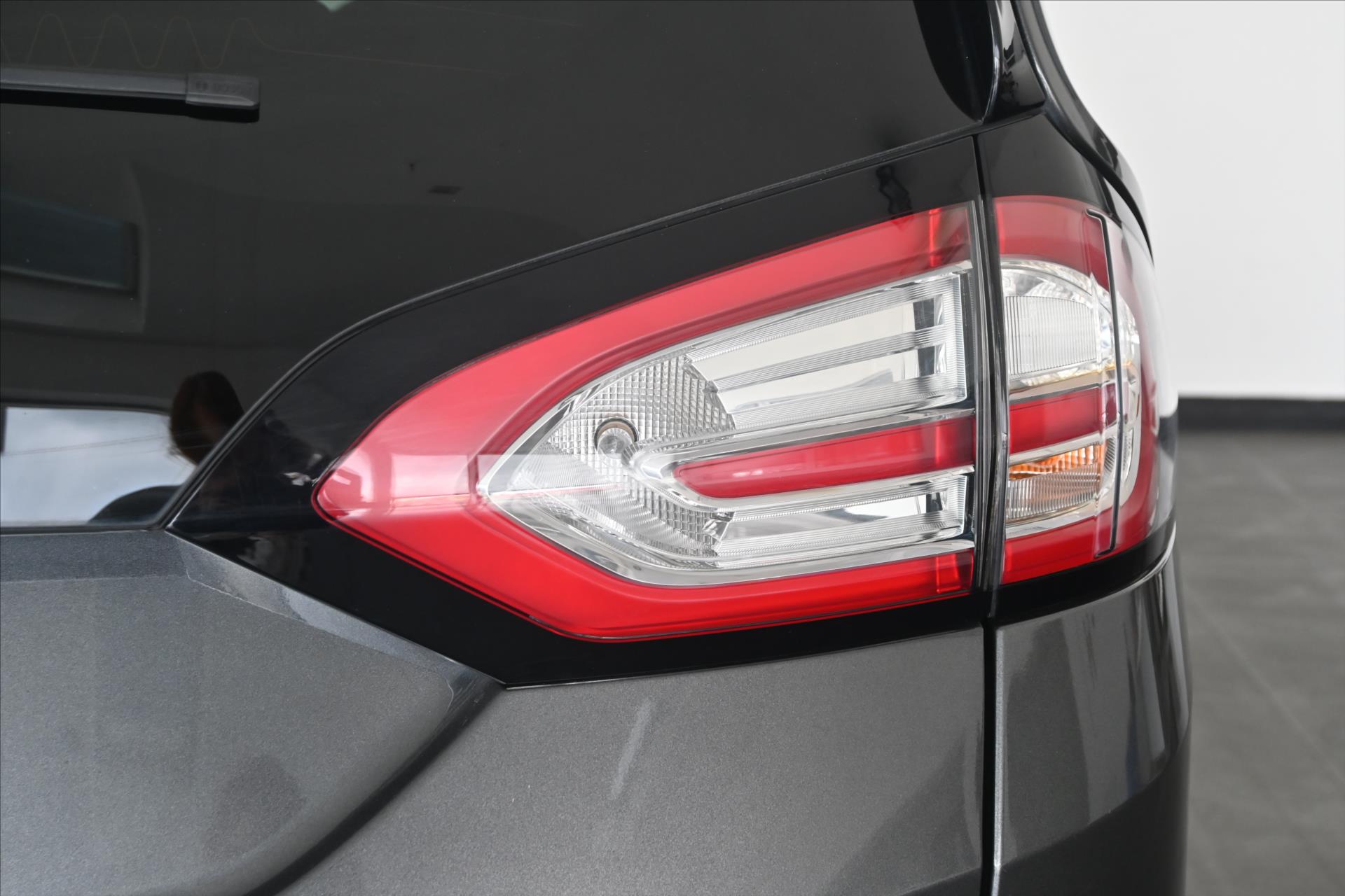 Hlavní fotografie vozu Ford Galaxy 2,0 EcoBlue 177 kW Titanium AT8 Záruka až 5 let (36)