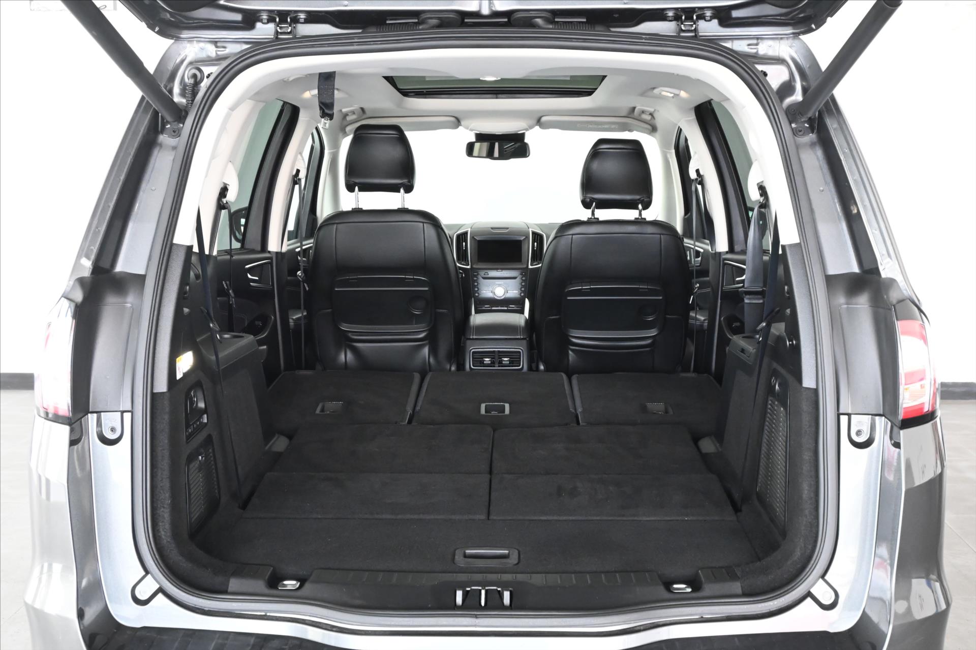 Hlavní fotografie vozu Ford Galaxy 2,0 EcoBlue 177 kW Titanium AT8 Záruka až 5 let (8)