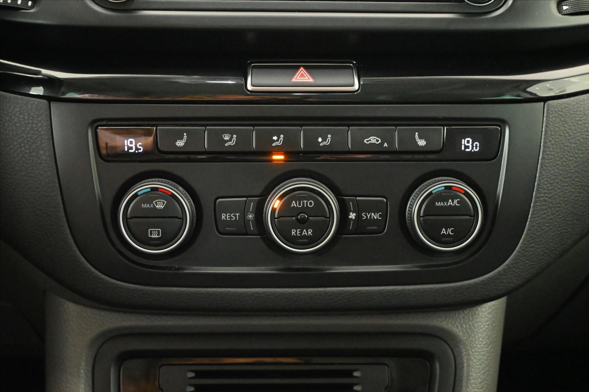 Hlavní fotografie vozu Seat Alhambra 2,0 TDI 110 kW DSG Style 7míst Záruka až 5 let (25)