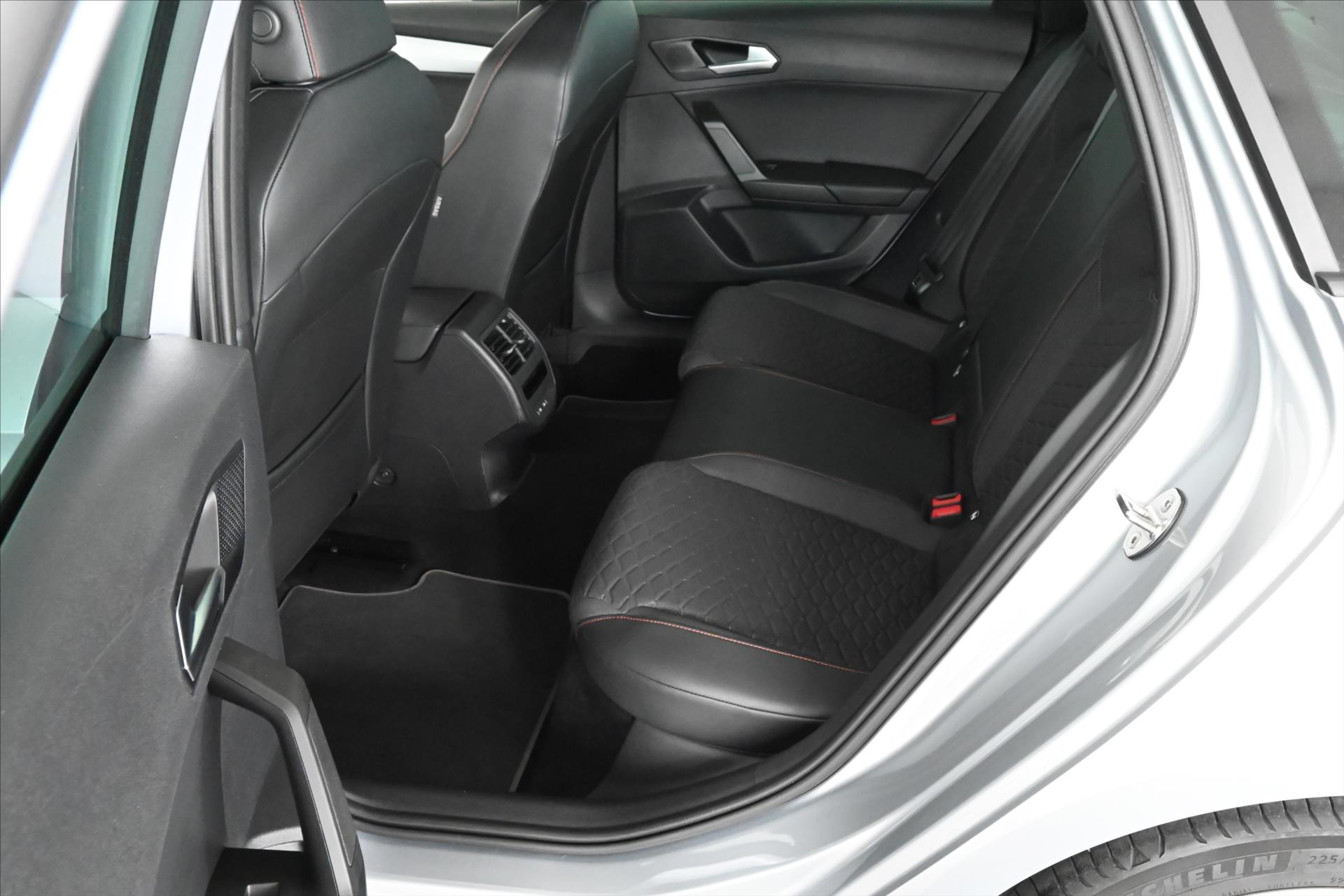 Hlavní fotografie vozu Seat Leon 2,0 FR TDI 110 kW DSG Panorama Záruka až 5 let (11)