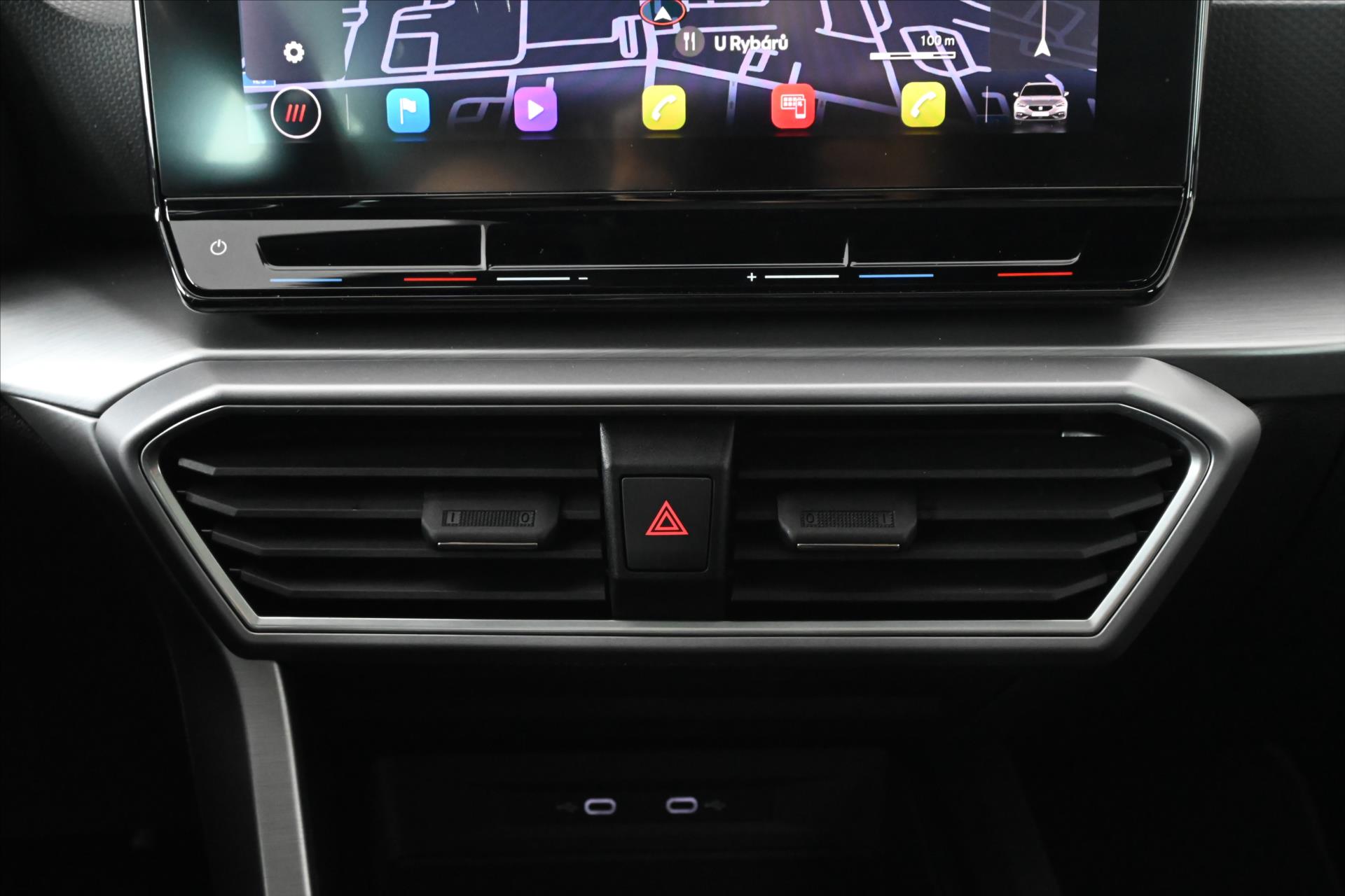 Hlavní fotografie vozu Seat Leon 2,0 FR TDI 110 kW DSG Panorama Záruka až 5 let (24)