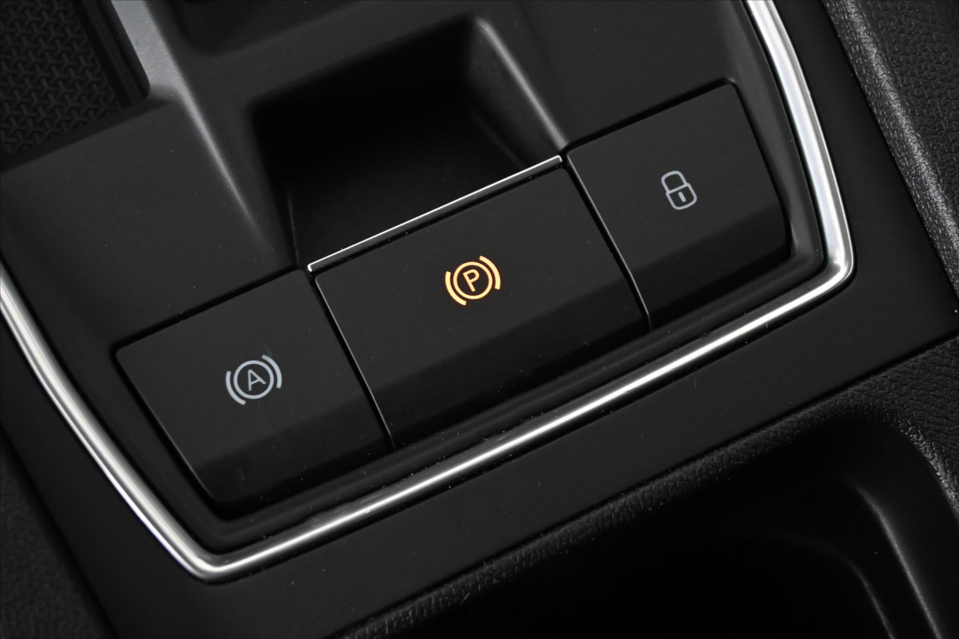 Hlavní fotografie vozu Seat Leon 2,0 FR TDI 110 kW DSG Panorama Záruka až 5 let (27)