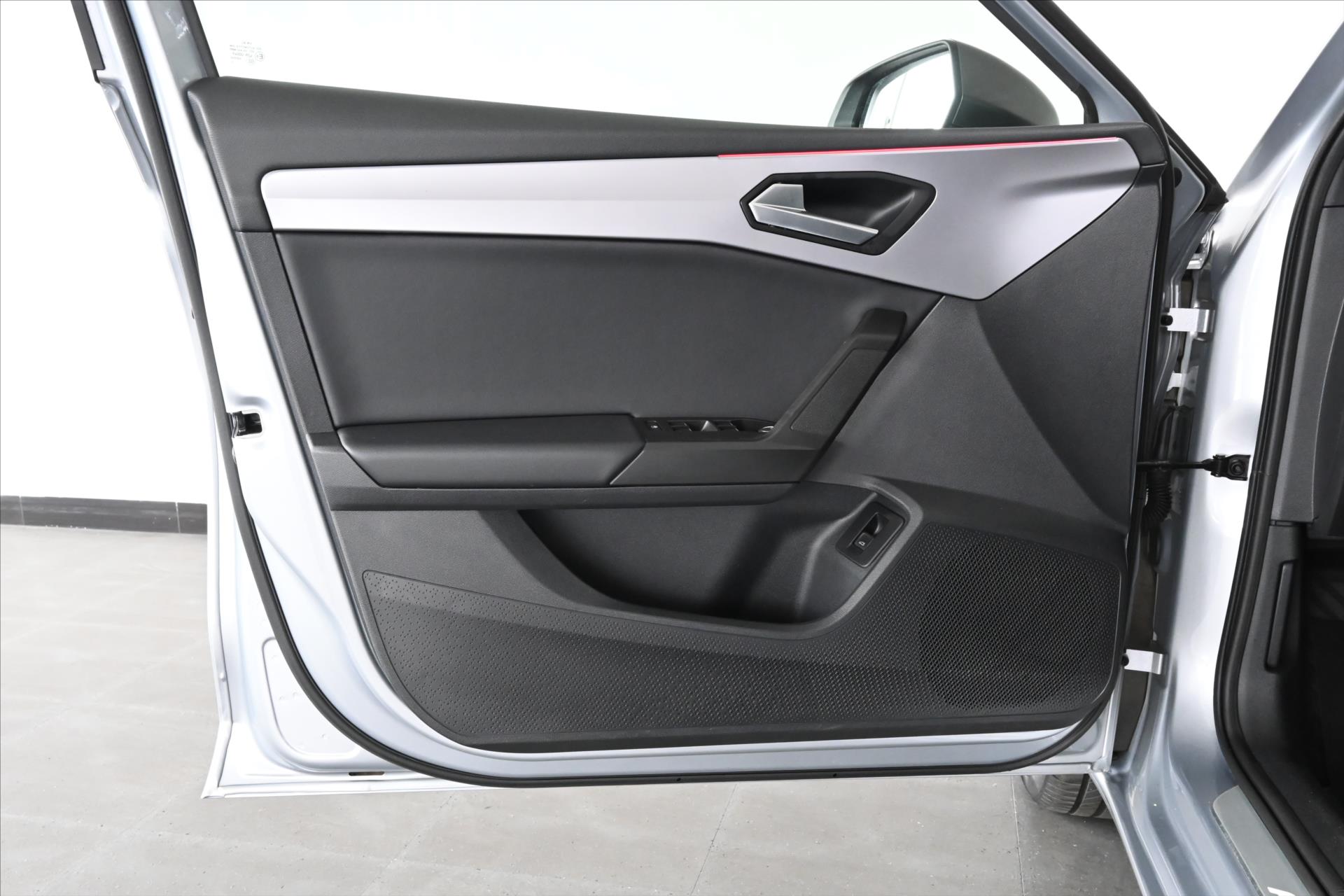 Hlavní fotografie vozu Seat Leon 2,0 FR TDI 110 kW DSG Panorama Záruka až 5 let (28)