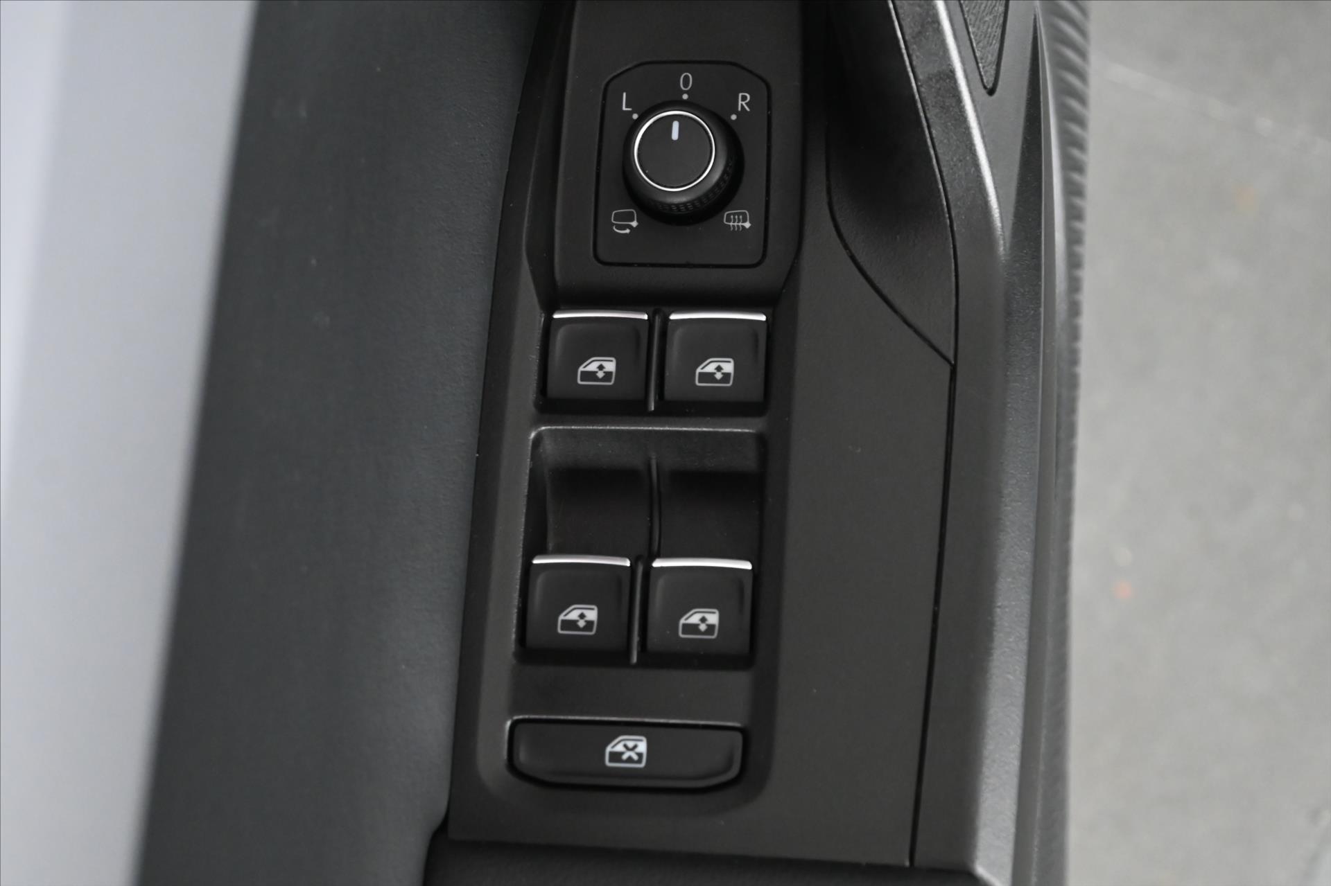 Hlavní fotografie vozu Seat Leon 2,0 FR TDI 110 kW DSG Panorama Záruka až 5 let (29)