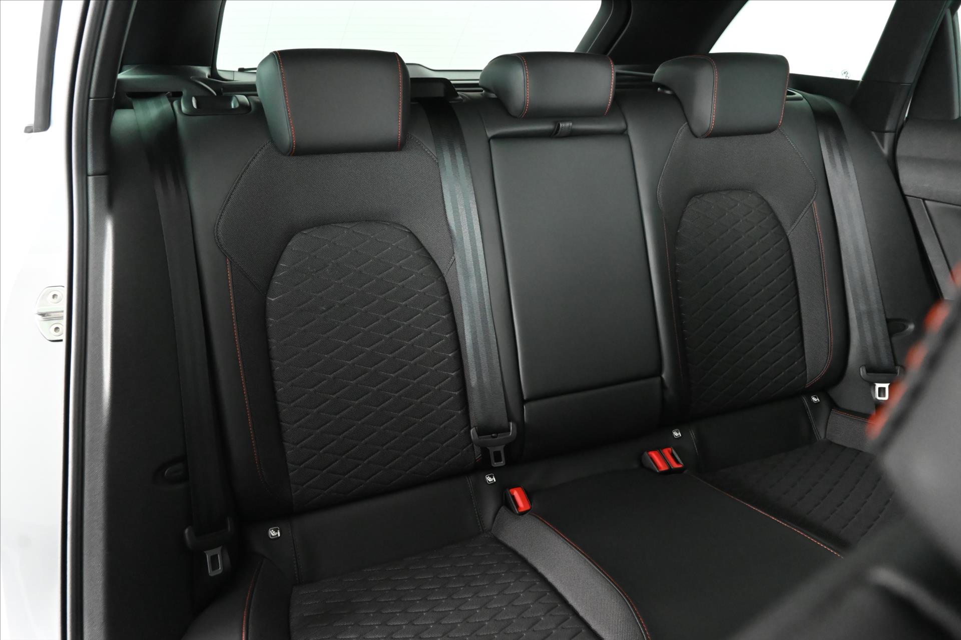 Hlavní fotografie vozu Seat Leon 2,0 FR TDI 110 kW DSG Panorama Záruka až 5 let (31)