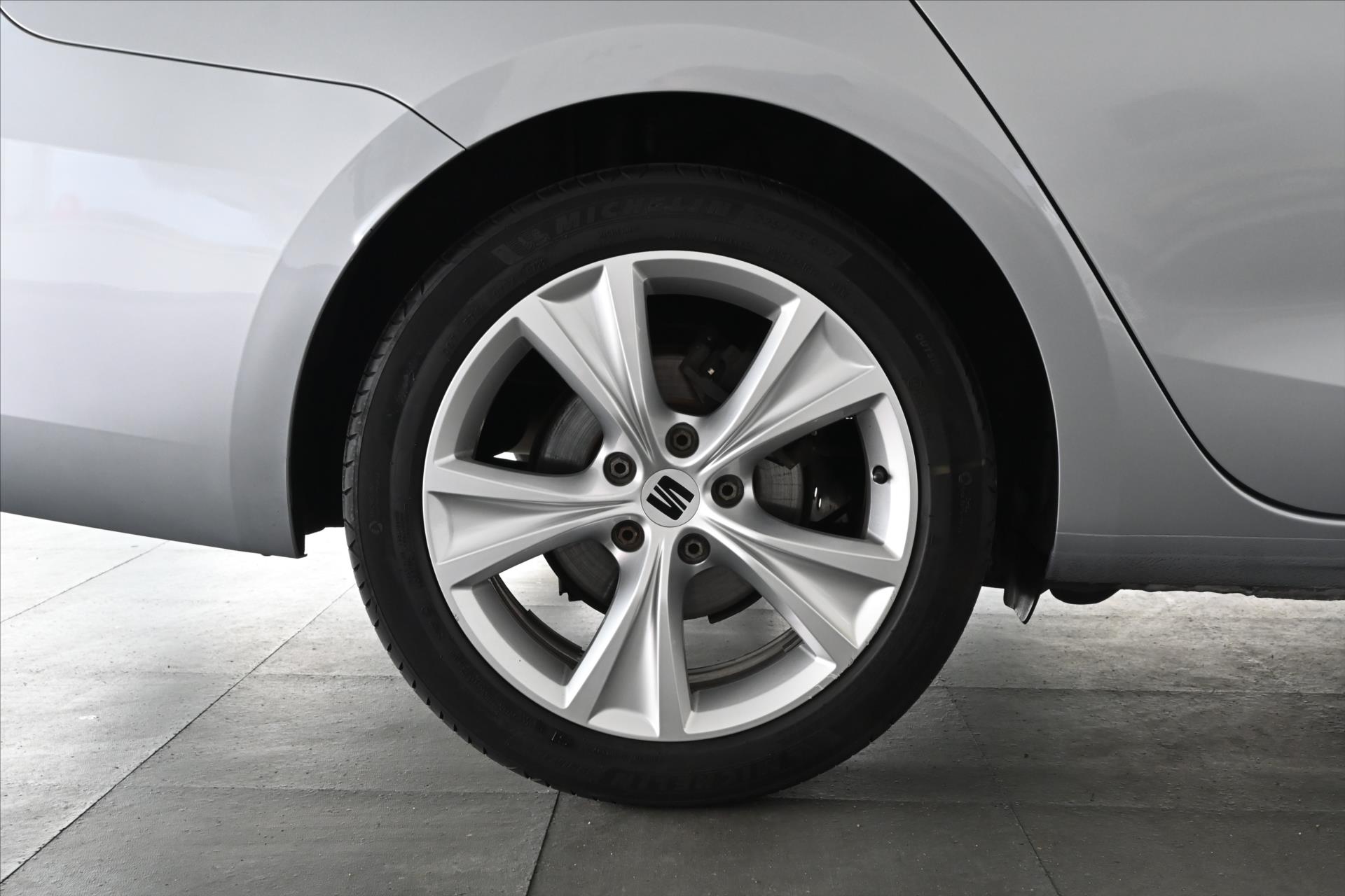 Hlavní fotografie vozu Seat Leon 2,0 FR TDI 110 kW DSG Panorama Záruka až 5 let (36)