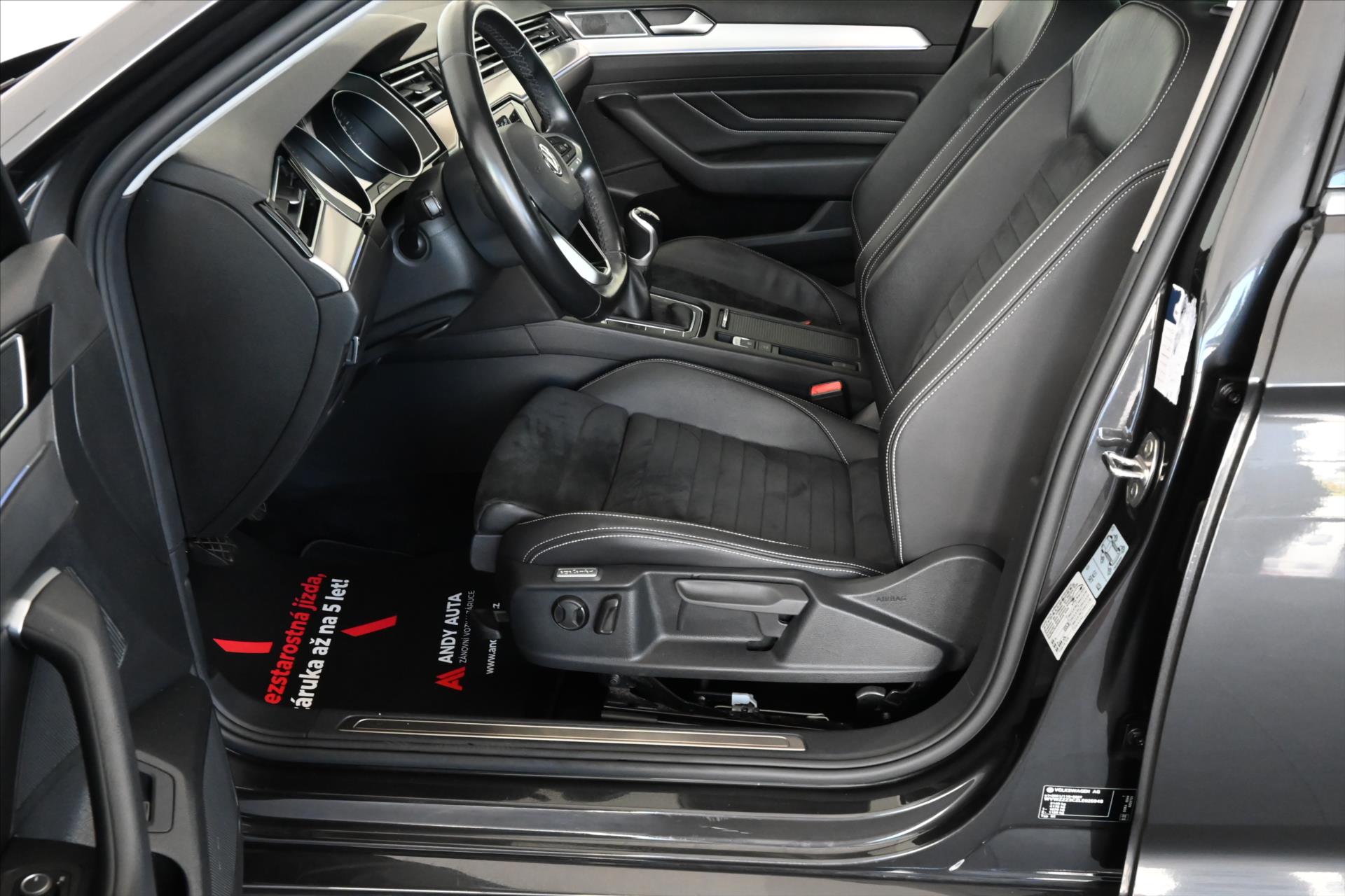 Hlavní fotografie vozu Volkswagen Passat 2,0 TDI 110 kW Elegance LED Záruka až 5 let (10)