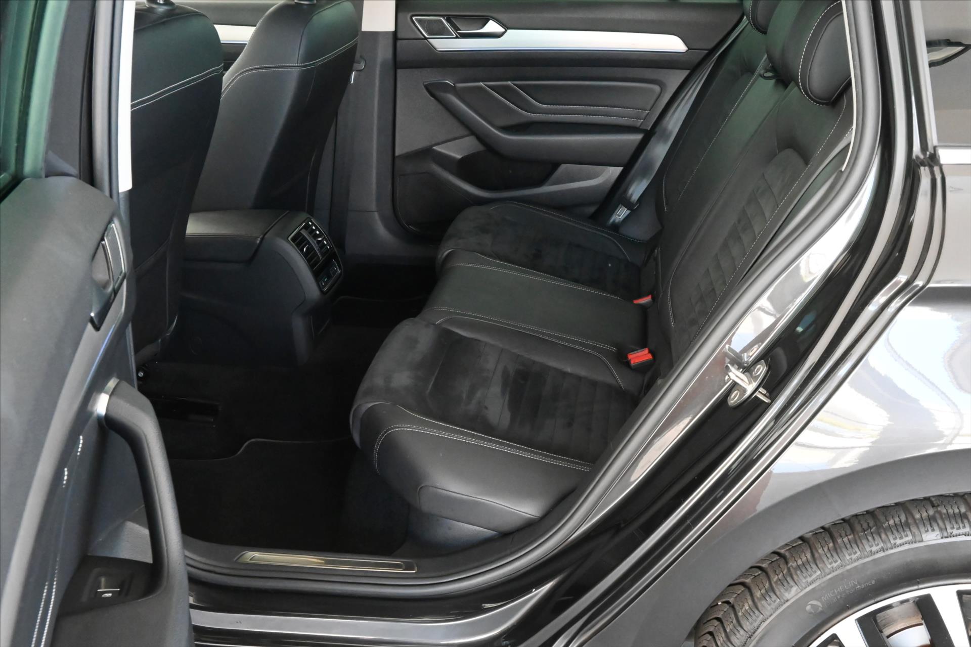 Hlavní fotografie vozu Volkswagen Passat 2,0 TDI 110 kW Elegance LED Záruka až 5 let (11)