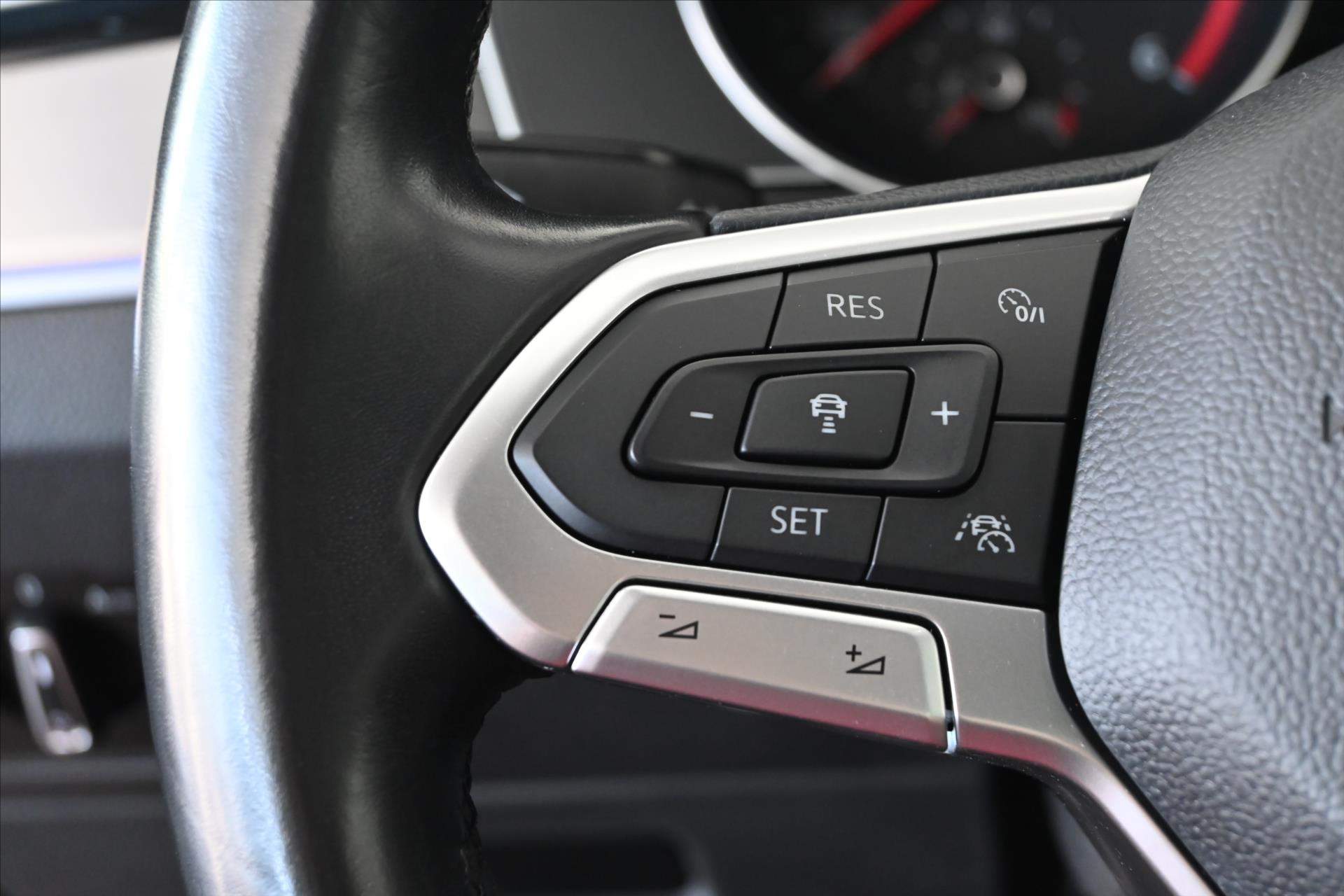 Hlavní fotografie vozu Volkswagen Passat 2,0 TDI 110 kW Elegance LED Záruka až 5 let (18)