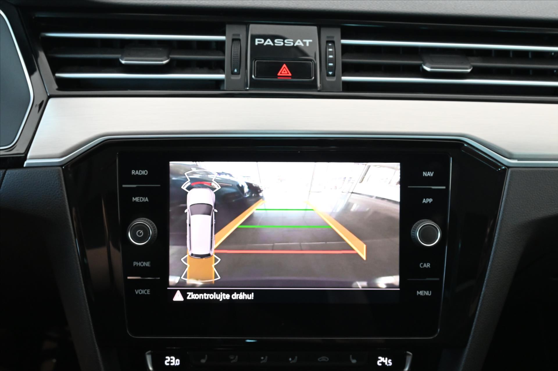 Hlavní fotografie vozu Volkswagen Passat 2,0 TDI 110 kW Elegance LED Záruka až 5 let (22)