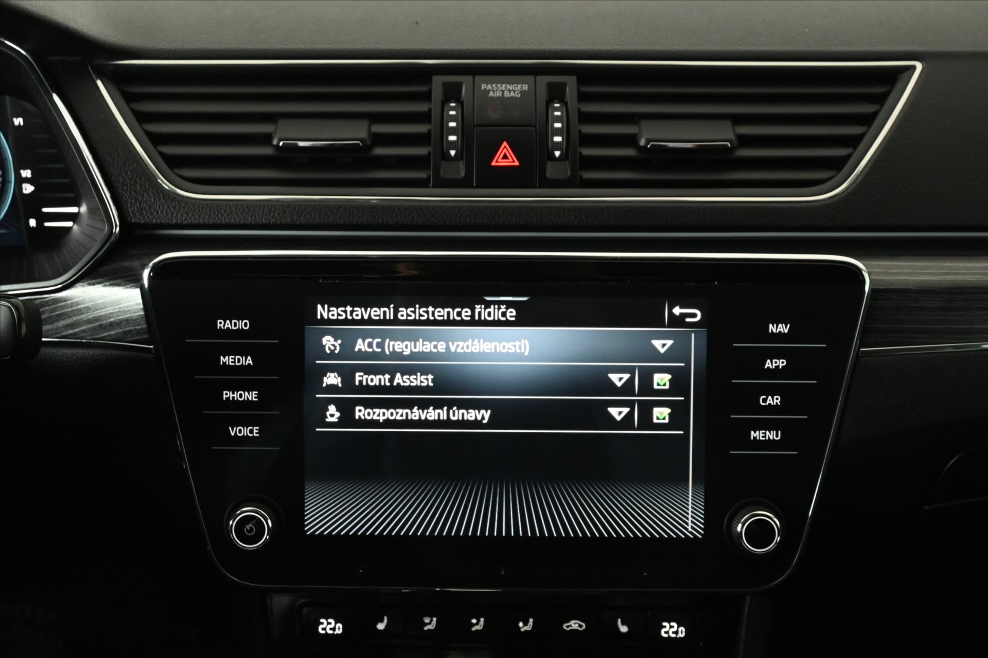 Hlavní fotografie vozu Škoda Superb 2,0 TDi 110kW DSG Style Záruka až 5 let (21)