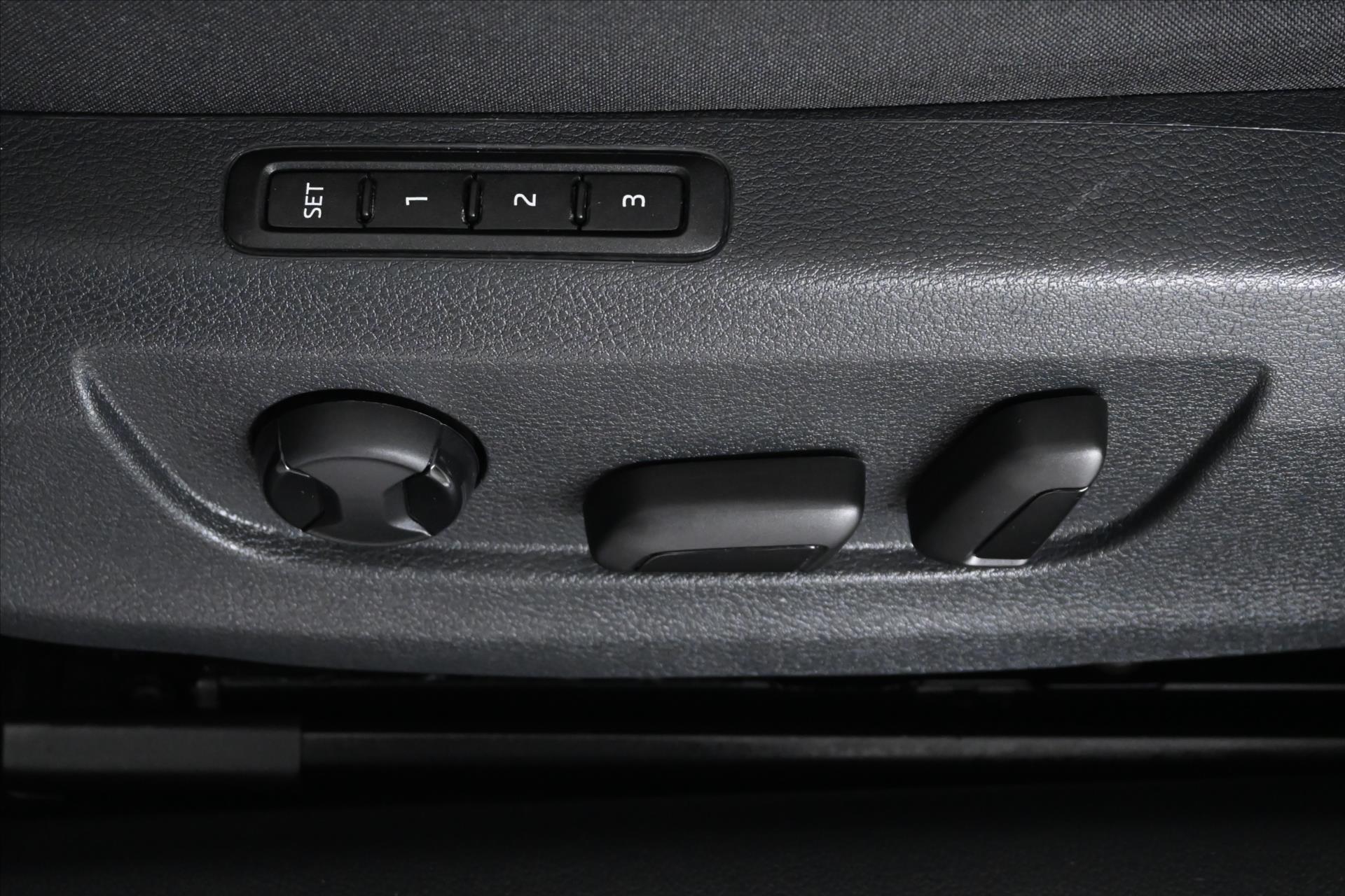 Hlavní fotografie vozu Škoda Superb 2,0 TDi 110kW DSG Style Záruka až 5 let (31)