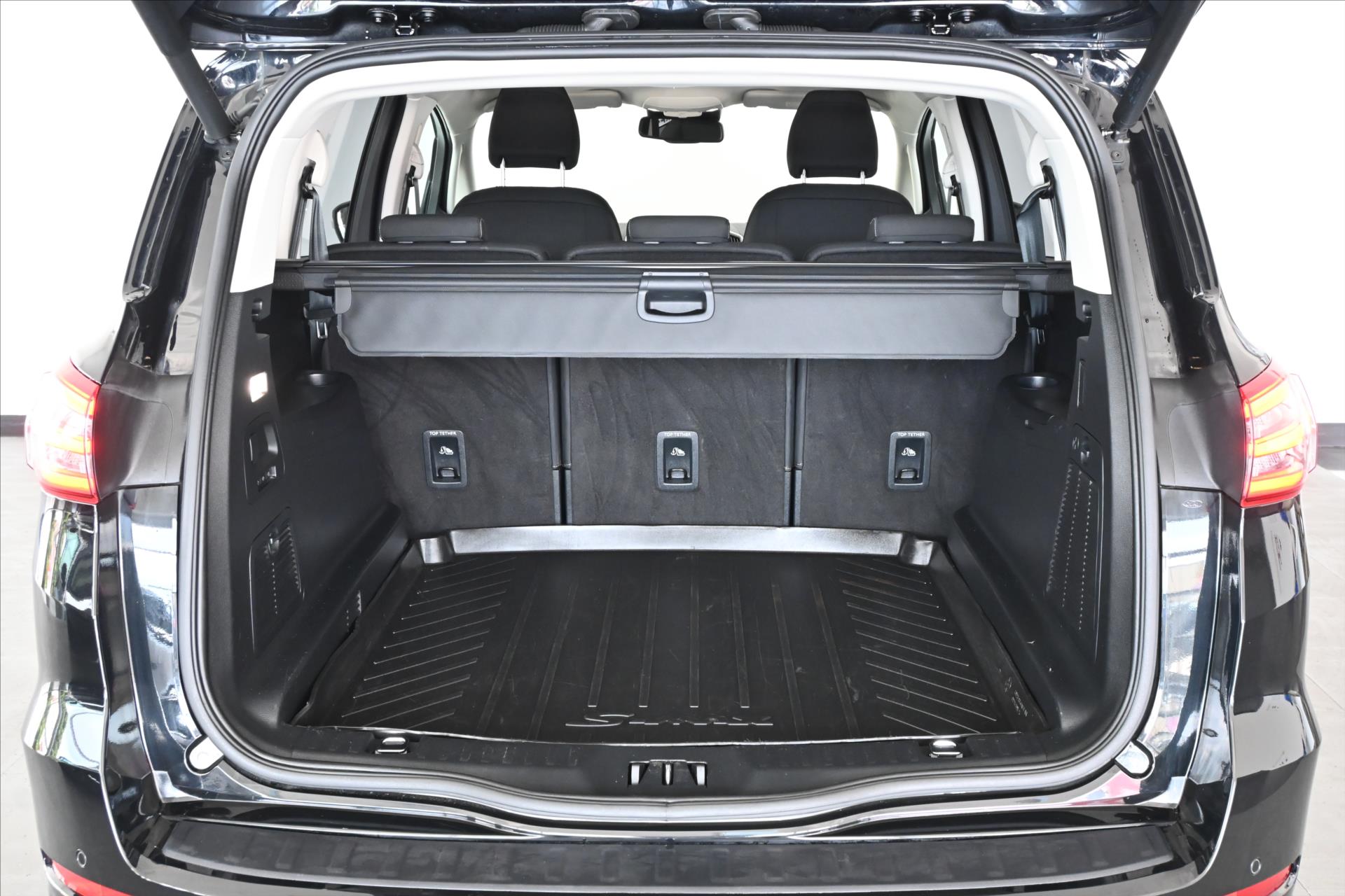 Main photo of the car Ford S-Max 2.0 EcoBlue 140 kW AT8 Titanium Warranty up to 5 years (7)