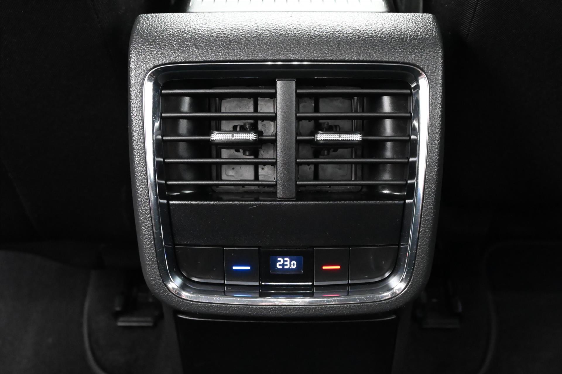 Main photo of the car Skoda Octavia 2.0 TDI 110 kW DSG STYLE Warranty up to 5 years (23)