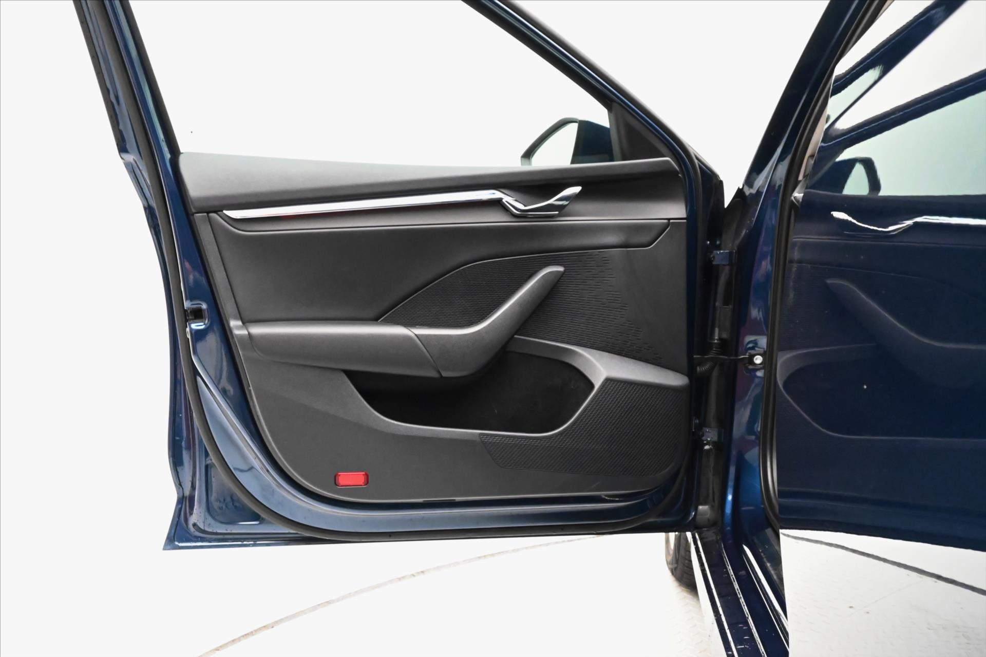 Main photo of the car Skoda Octavia 2.0 TDI 110 kW DSG STYLE Warranty up to 5 years (26)