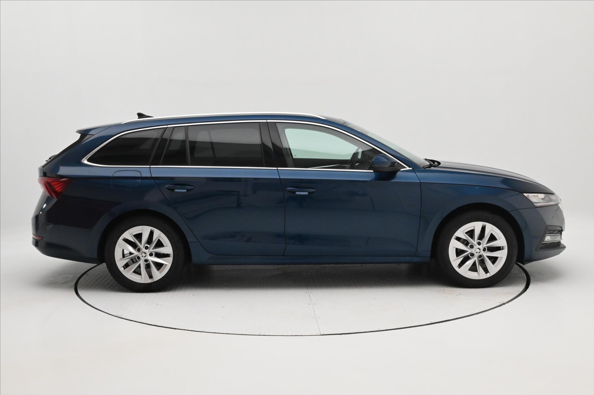 Main photo of the car Skoda Octavia 2.0 TDI 110 kW DSG STYLE Warranty up to 5 years (3)