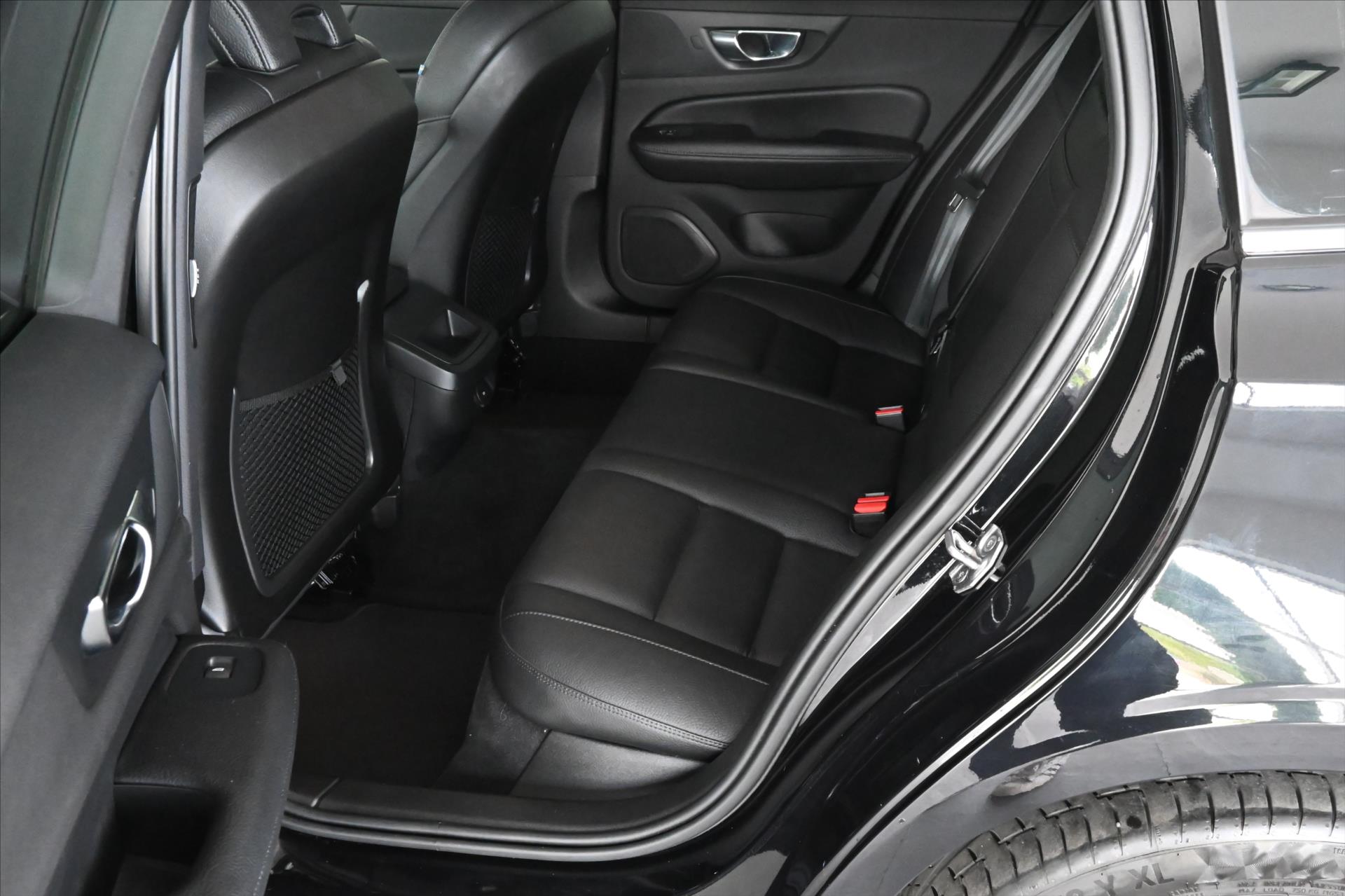 Main photo of the car Volvo V60 2.0 B4 145 kW AT8 Inscription Warranty up to 5 years (11)