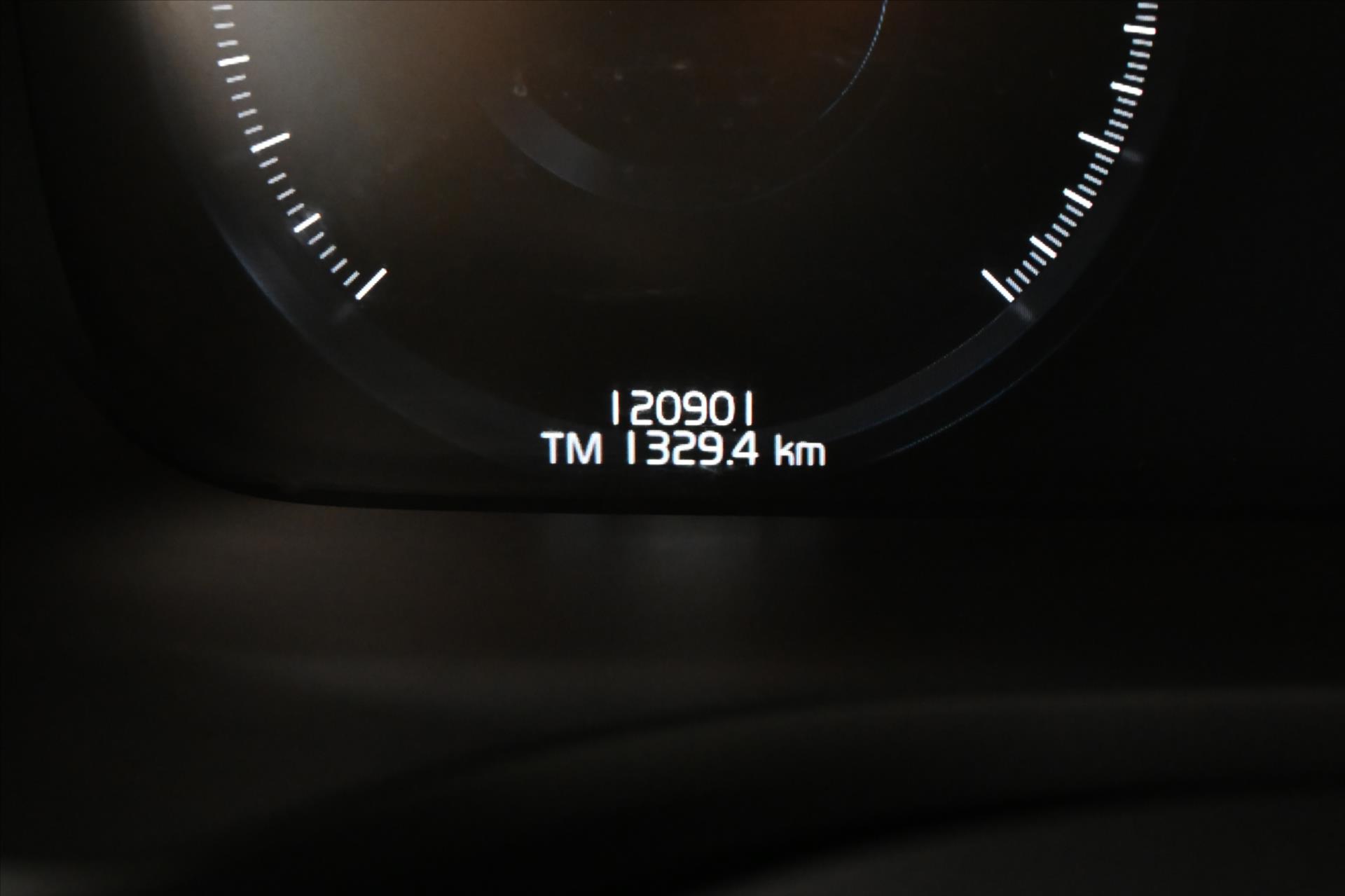 Main photo of the car Volvo V60 2.0 B4 145 kW AT8 Inscription Warranty up to 5 years (15)