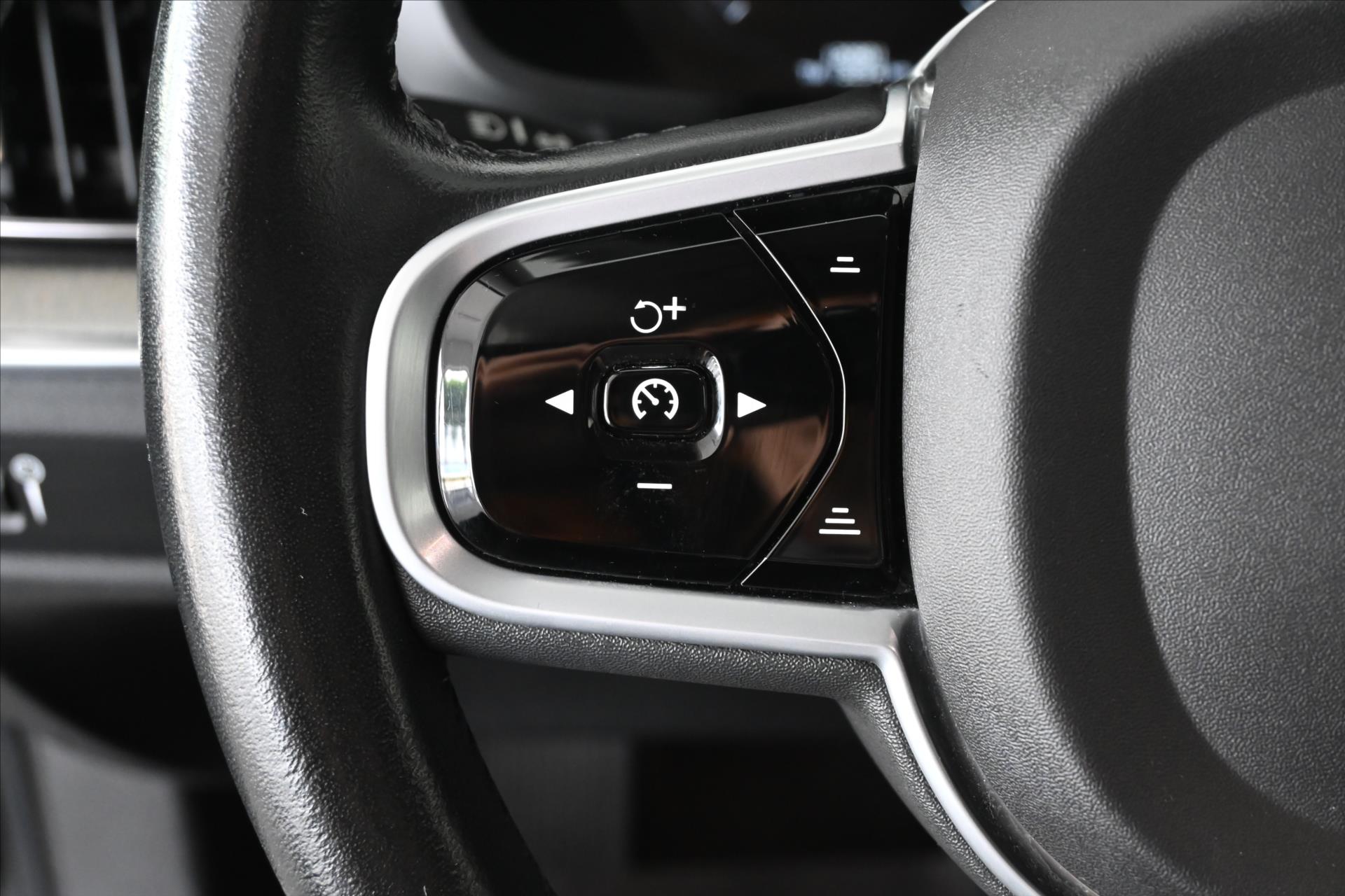 Main photo of the car Volvo V60 2.0 B4 145 kW AT8 Inscription Warranty up to 5 years (18)