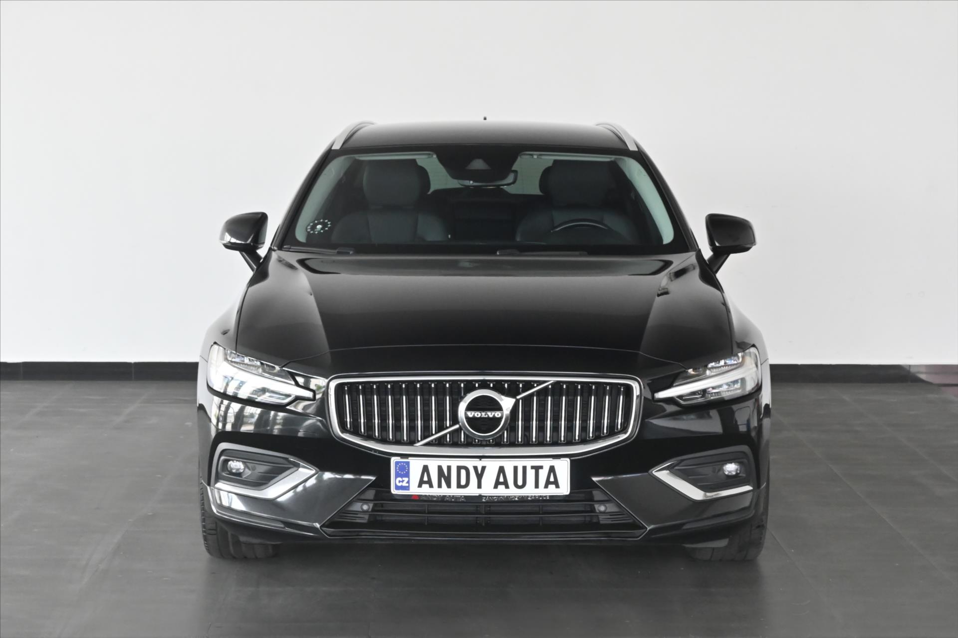 Main photo of the car Volvo V60 2.0 B4 145 kW AT8 Inscription Warranty up to 5 years (3)