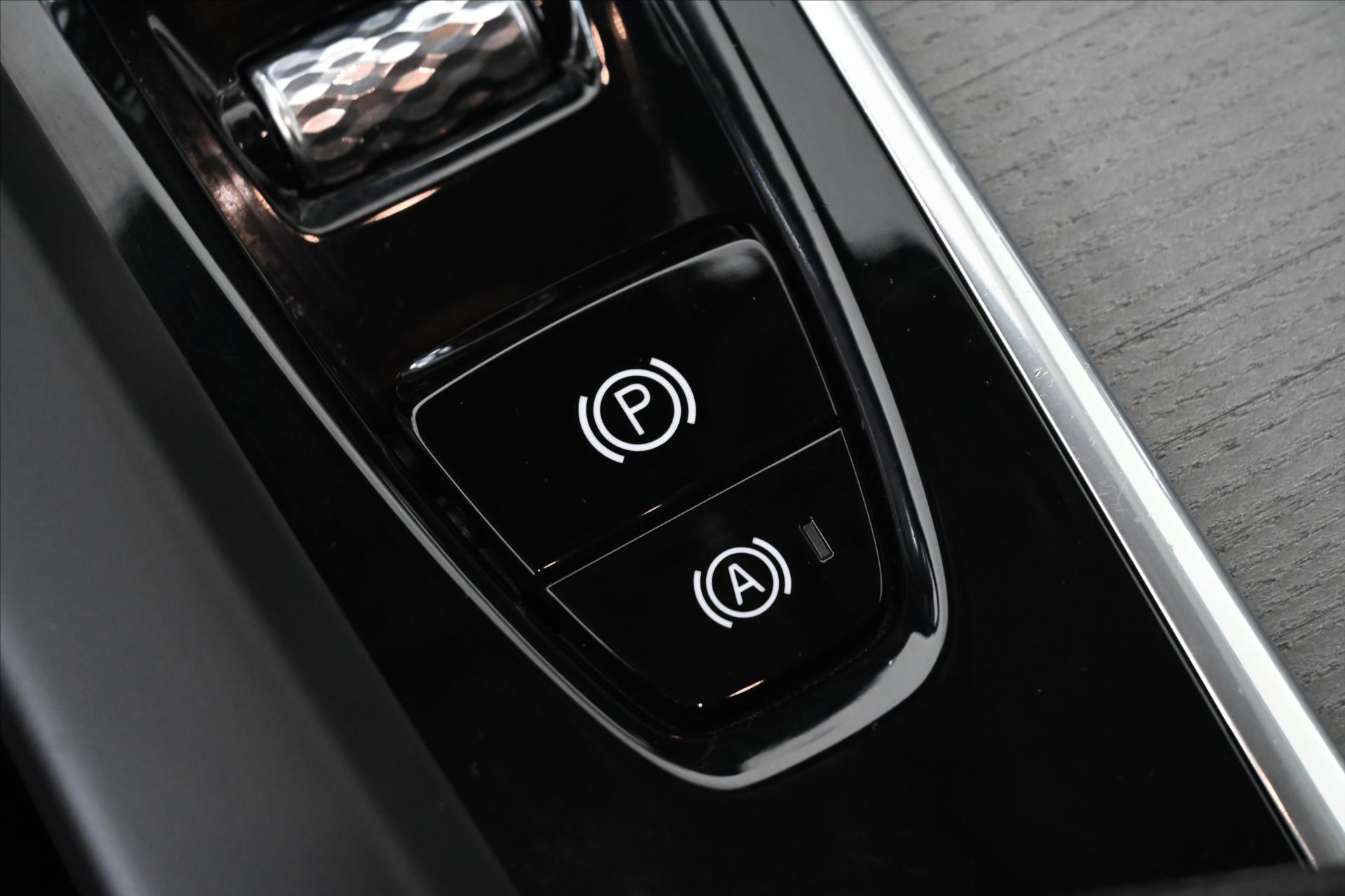 Main photo of the car Volvo V60 2.0 B4 145 kW AT8 Inscription Warranty up to 5 years (26)