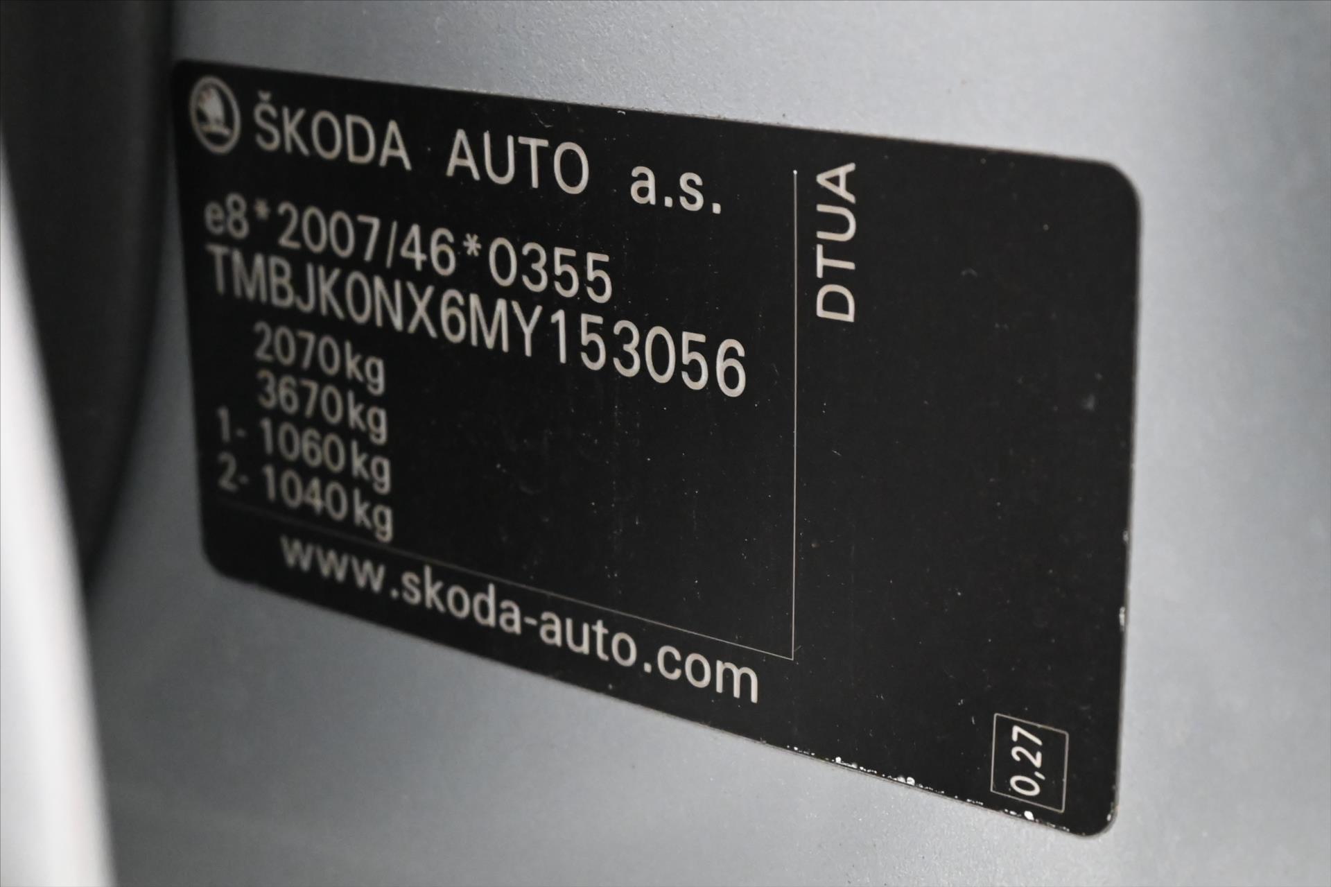 Hlavní fotografie vozu Škoda Octavia 2,0 TDI RS 147kW DSG Záruka až 5 let (12)