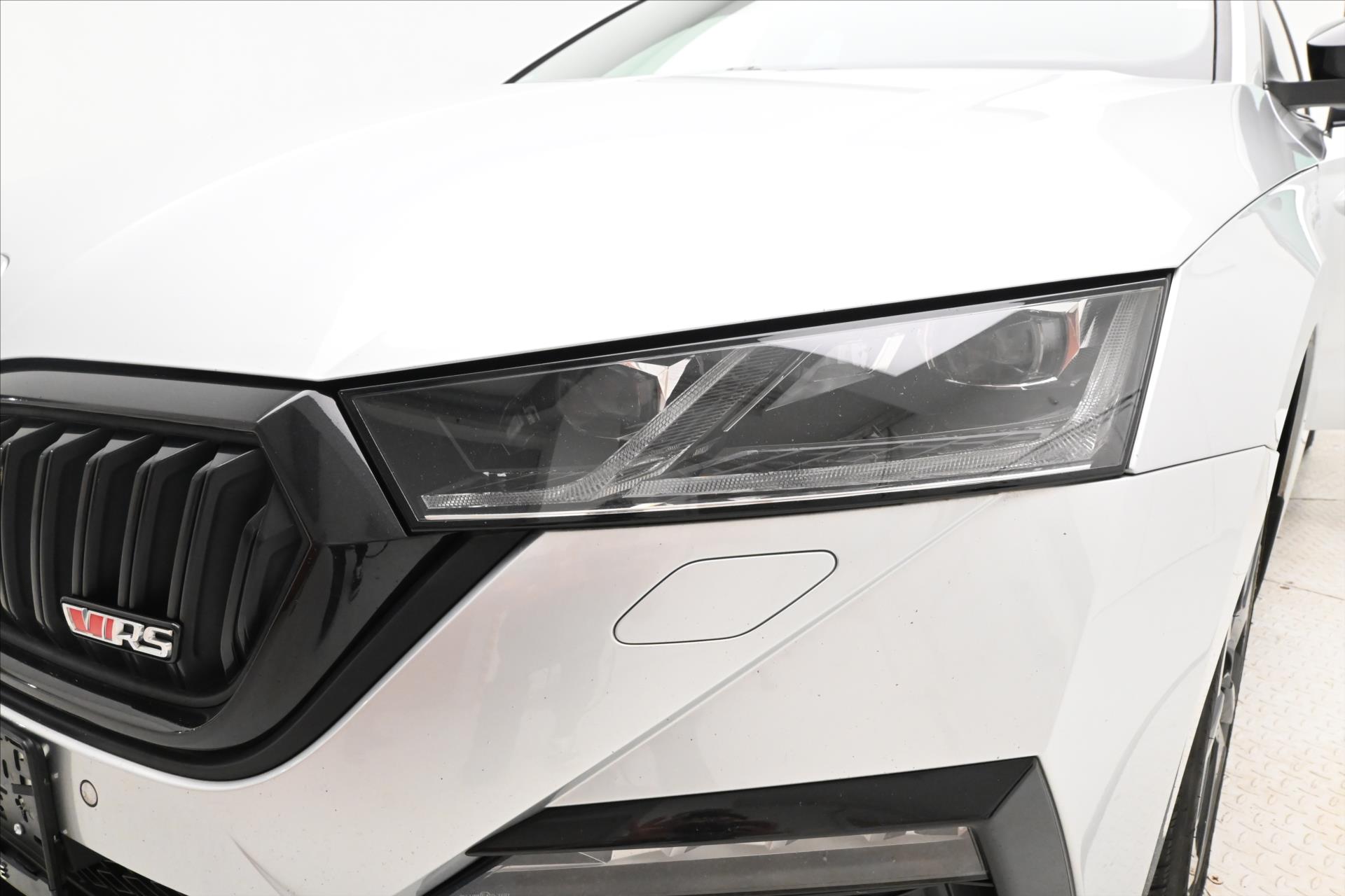 Hlavní fotografie vozu Škoda Octavia 2,0 TDI RS 147kW DSG Záruka až 5 let (32)