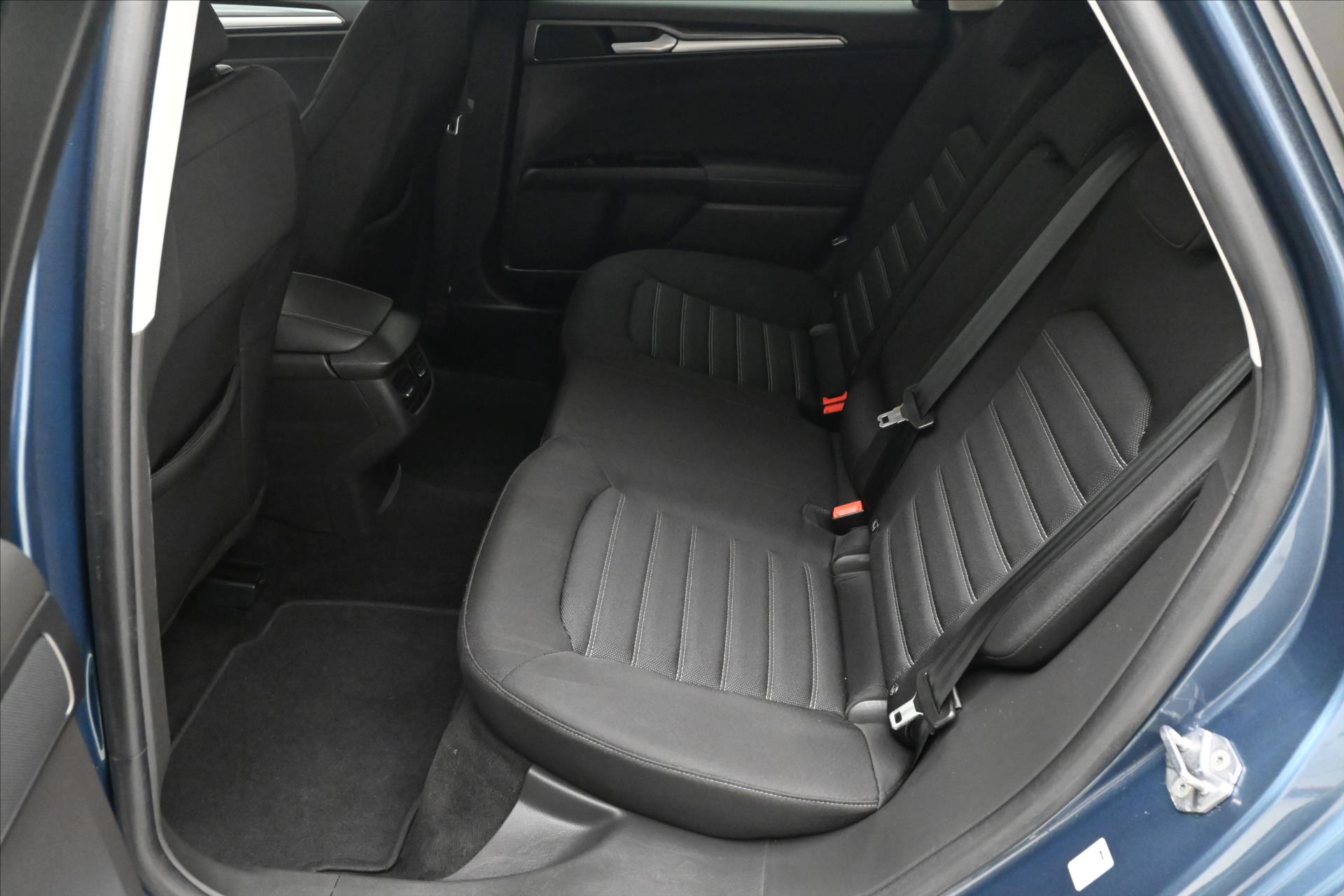 Hlavní fotografie vozu Ford Mondeo 2,0 EcoBlue 110 kW Titanium AT8 Záruka až 5 let (14)