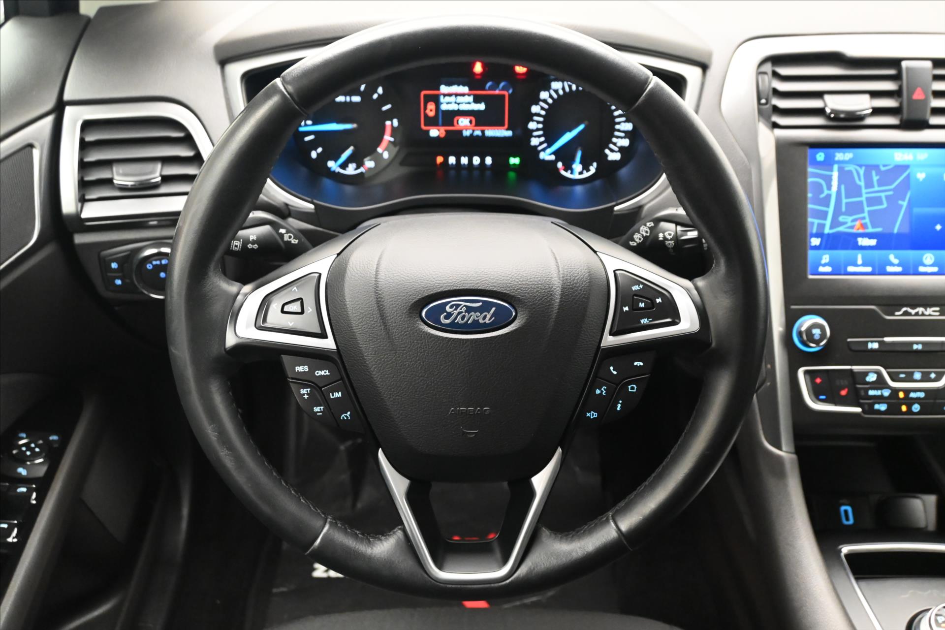 Hlavní fotografie vozu Ford Mondeo 2,0 EcoBlue 110 kW Titanium AT8 Záruka až 5 let (18)