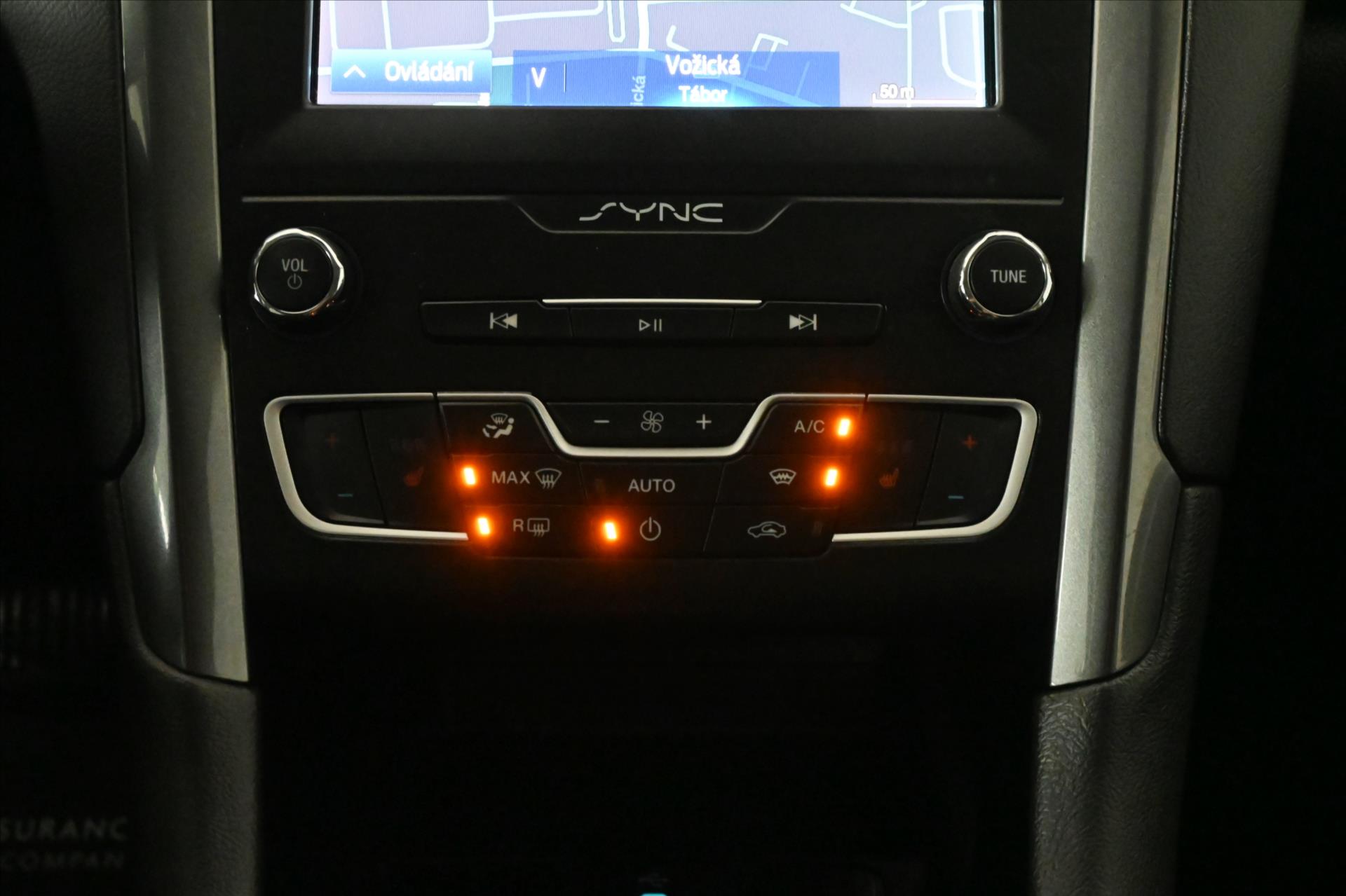 Hlavní fotografie vozu Ford Mondeo 2,0 EcoBlue 110 kW Titanium AT8 Záruka až 5 let (22)