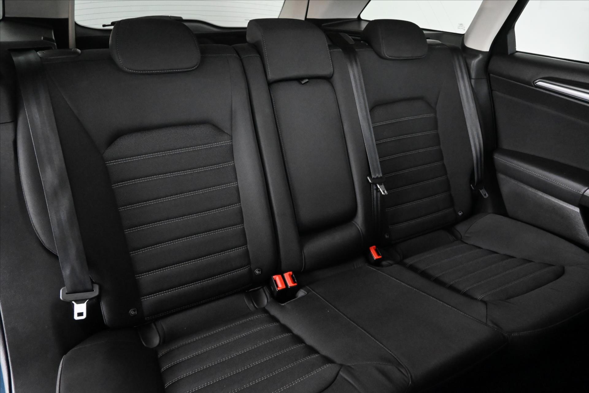 Hlavní fotografie vozu Ford Mondeo 2,0 EcoBlue 110 kW Titanium AT8 Záruka až 5 let (28)