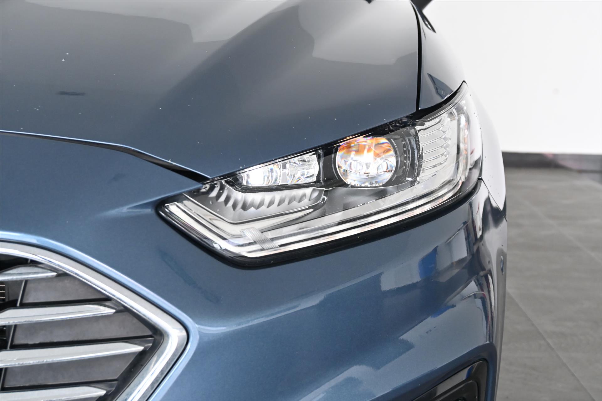 Hlavní fotografie vozu Ford Mondeo 2,0 EcoBlue 110 kW Titanium AT8 Záruka až 5 let (30)