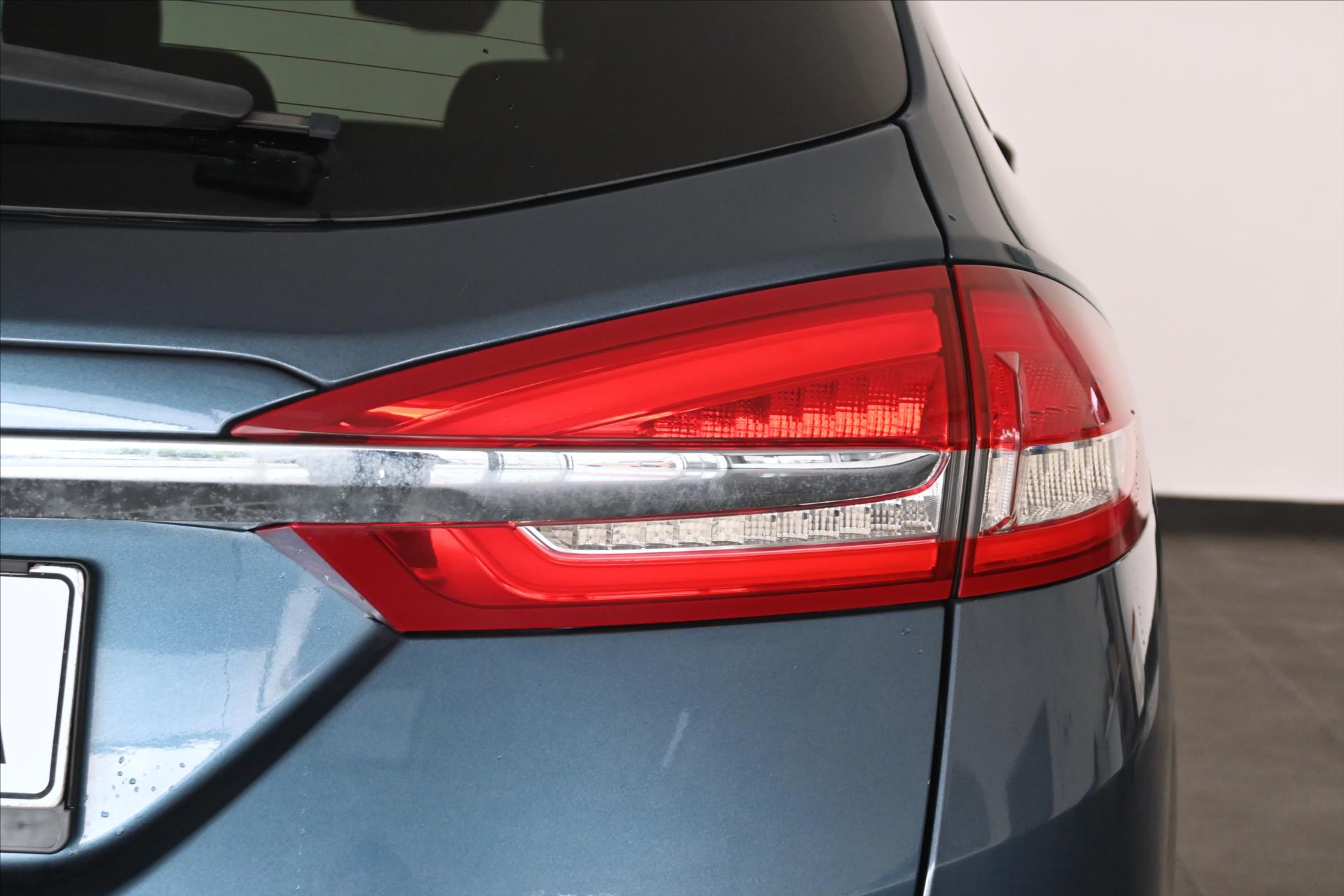 Hlavní fotografie vozu Ford Mondeo 2,0 EcoBlue 110 kW Titanium AT8 Záruka až 5 let (31)