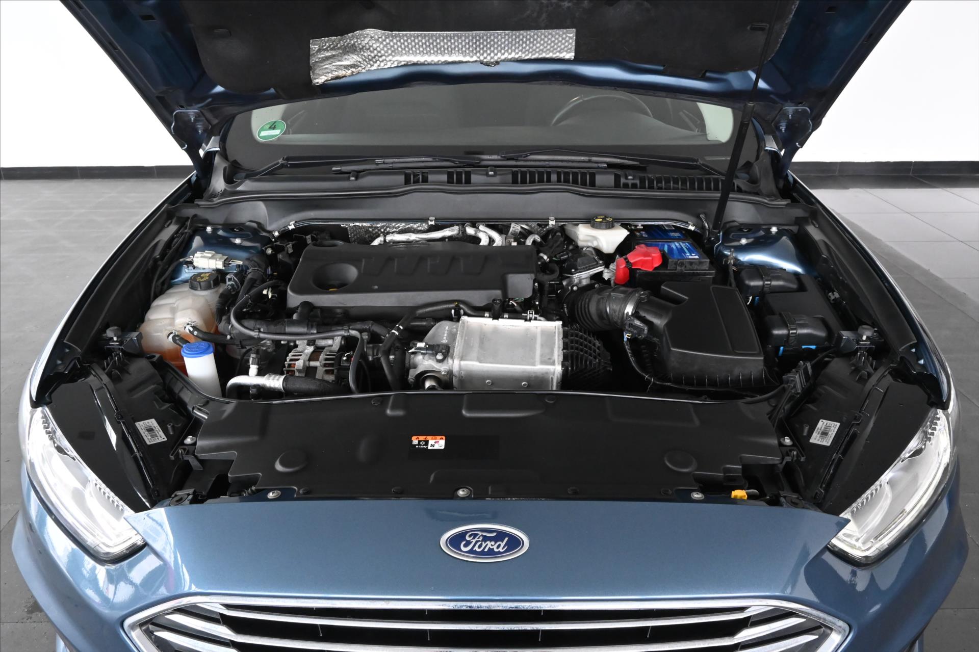 Hlavní fotografie vozu Ford Mondeo 2,0 EcoBlue 110 kW Titanium AT8 Záruka až 5 let (6)