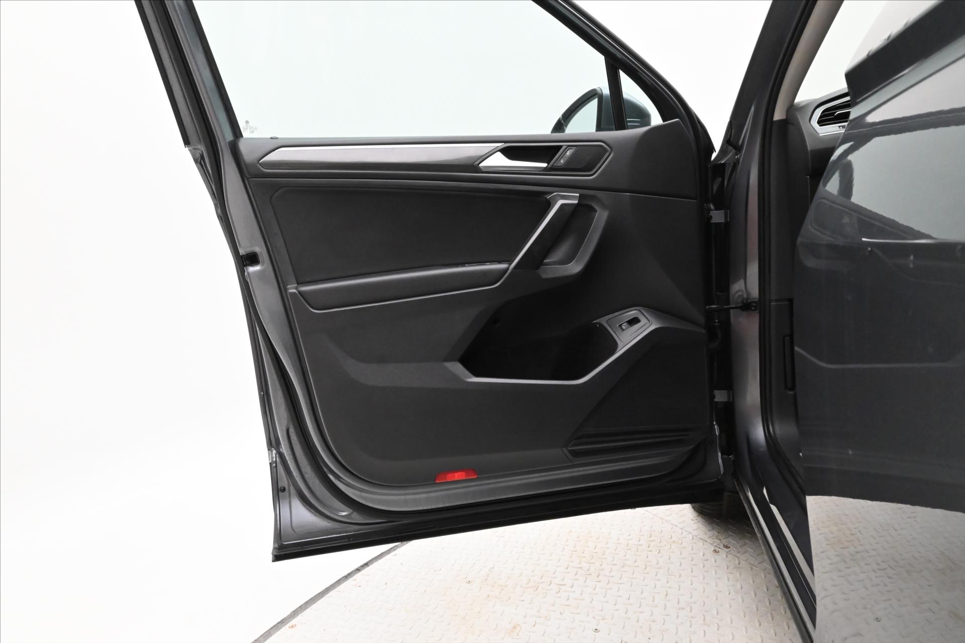 Main photo of the car Volkswagen Tiguan allspace 1.5 TSI 110 kW DSG Highline Warranty up to 5 years (22)