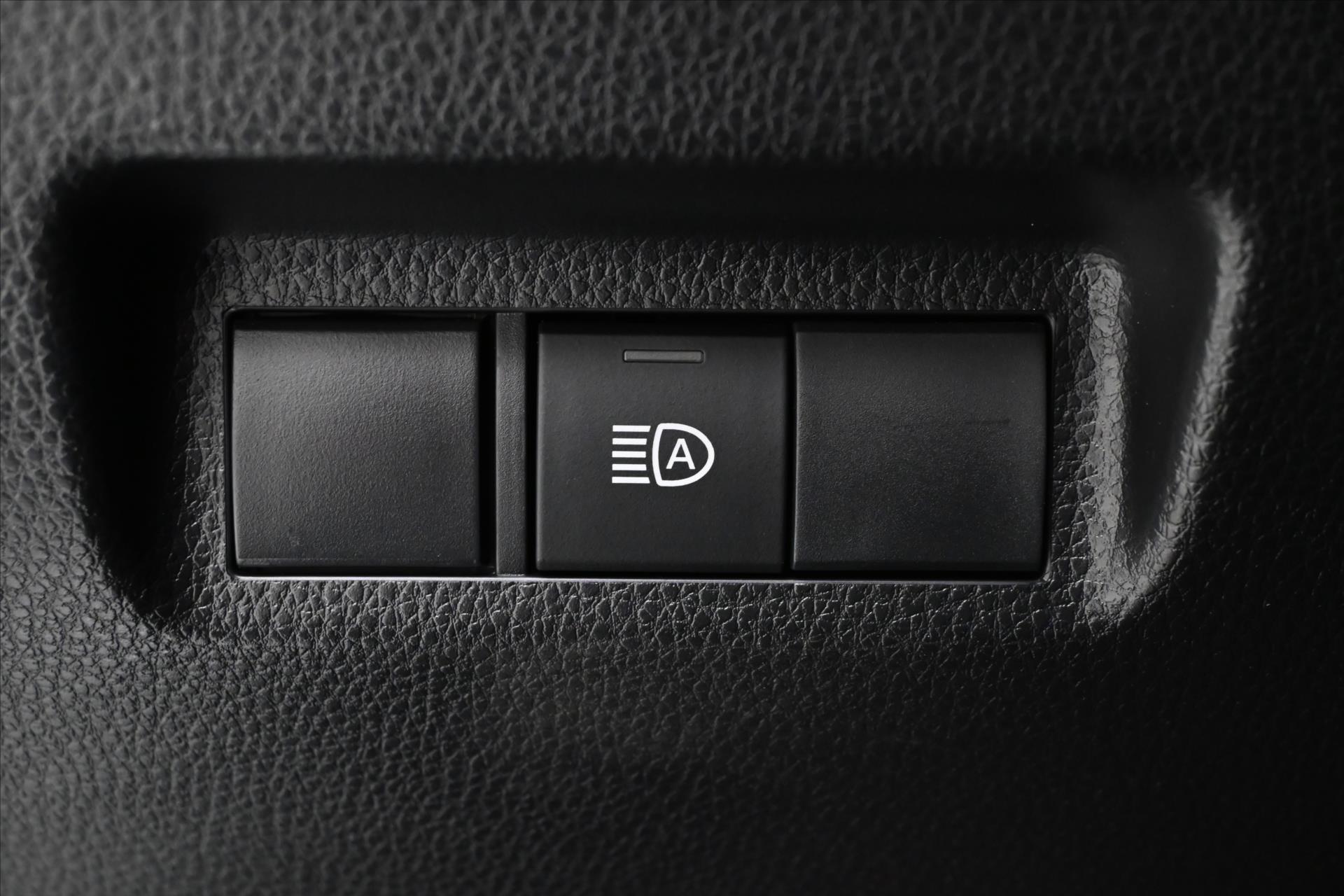 Hlavní fotografie vozu Toyota Rav4 2,0 VVT-I 129 kW Business Záruka až 5 let (25)