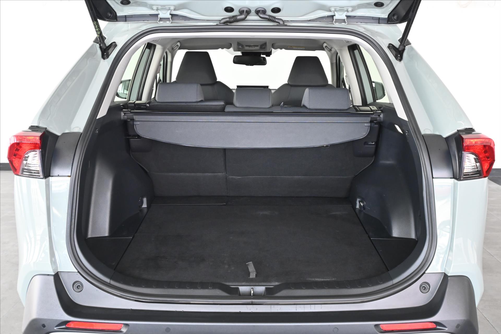 Main photo of the car Toyota Rav4 2.0 VVT-I 129 kW Business Warranty up to 5 years (7)