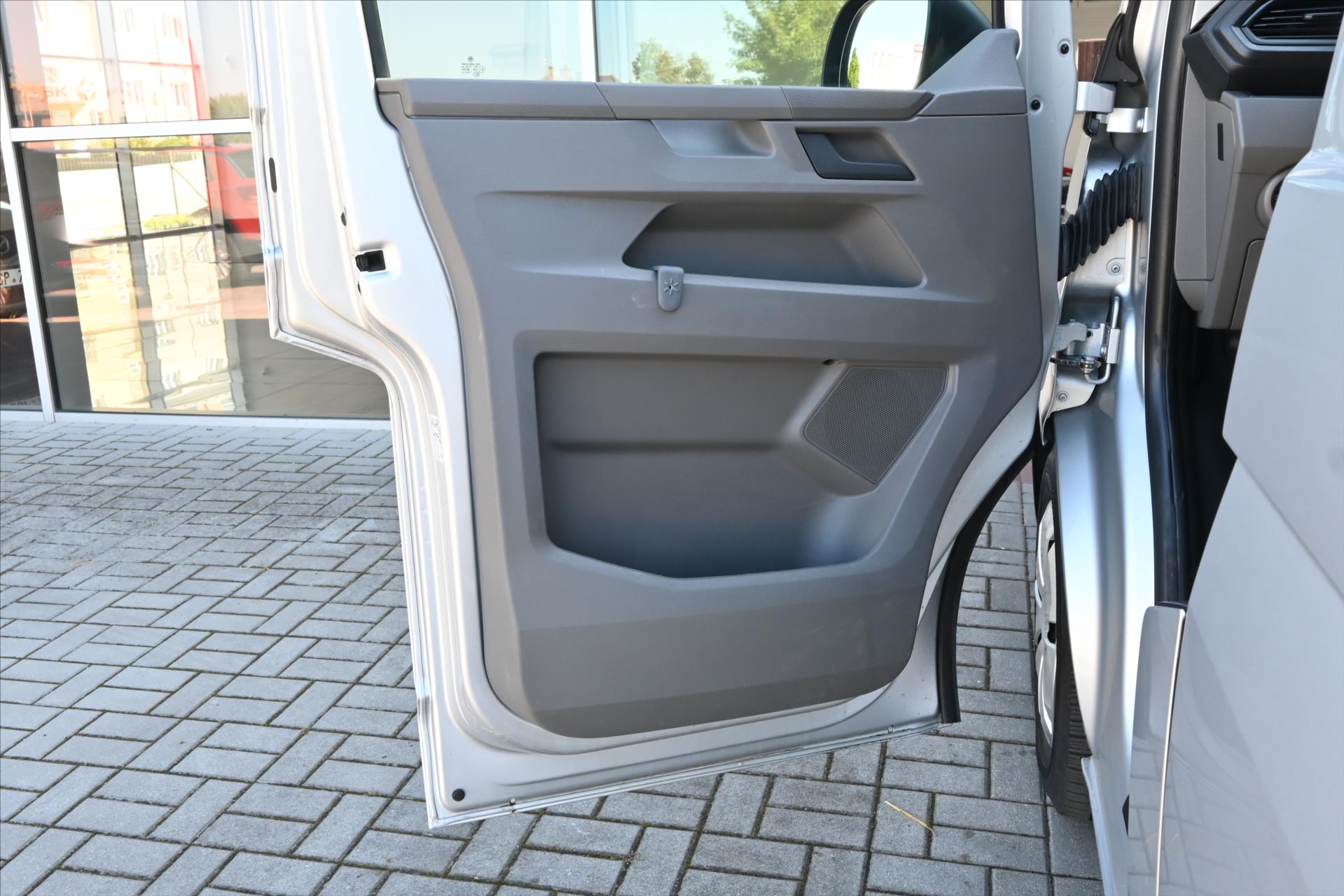 Main photo of the car Volkswagen Transporter 2.0 TDI 81 kW Long Comfortline Warranty up to 5 years (22)