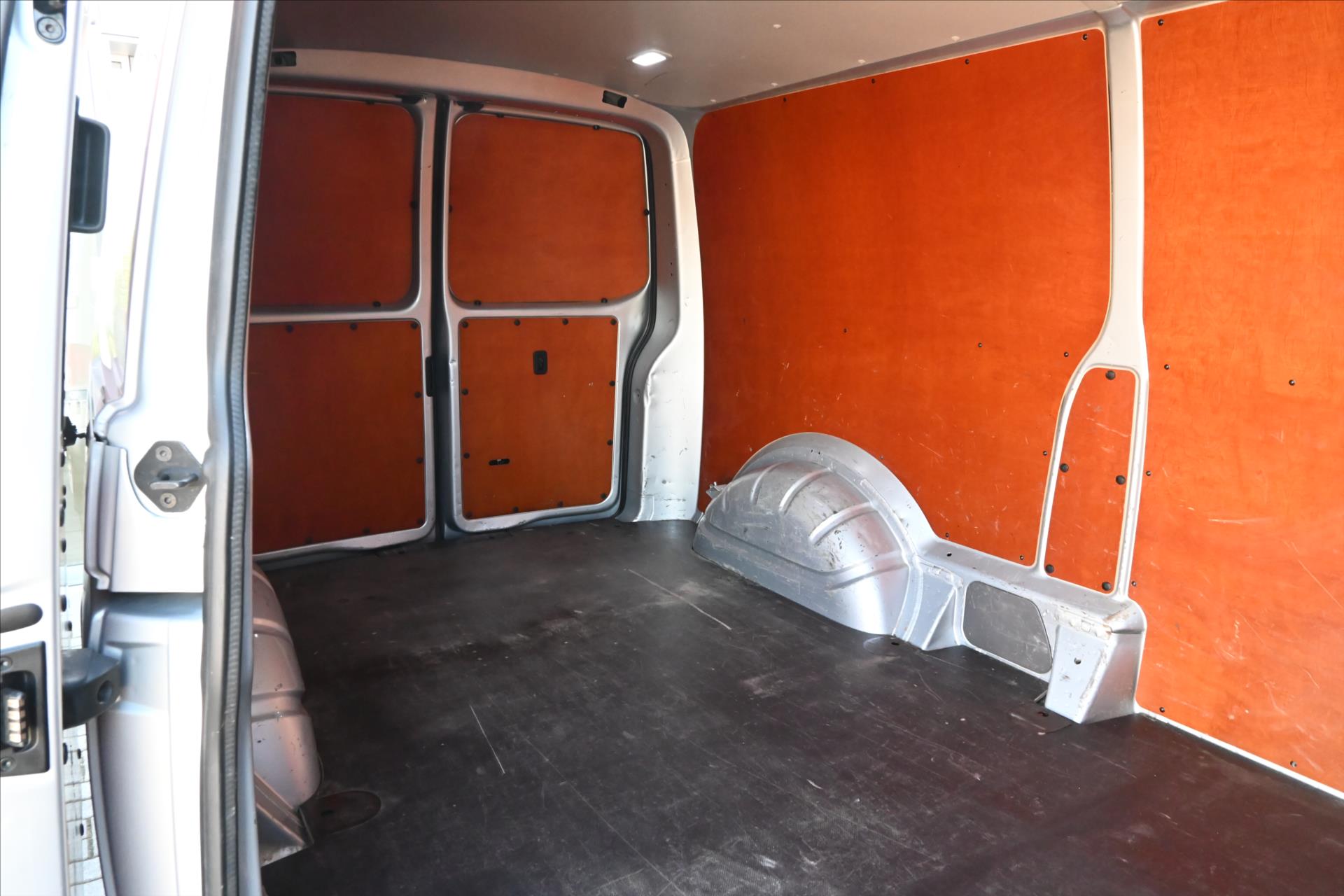 Main photo of the car Volkswagen Transporter 2.0 TDI 81 kW Long Comfortline Warranty up to 5 years (26)