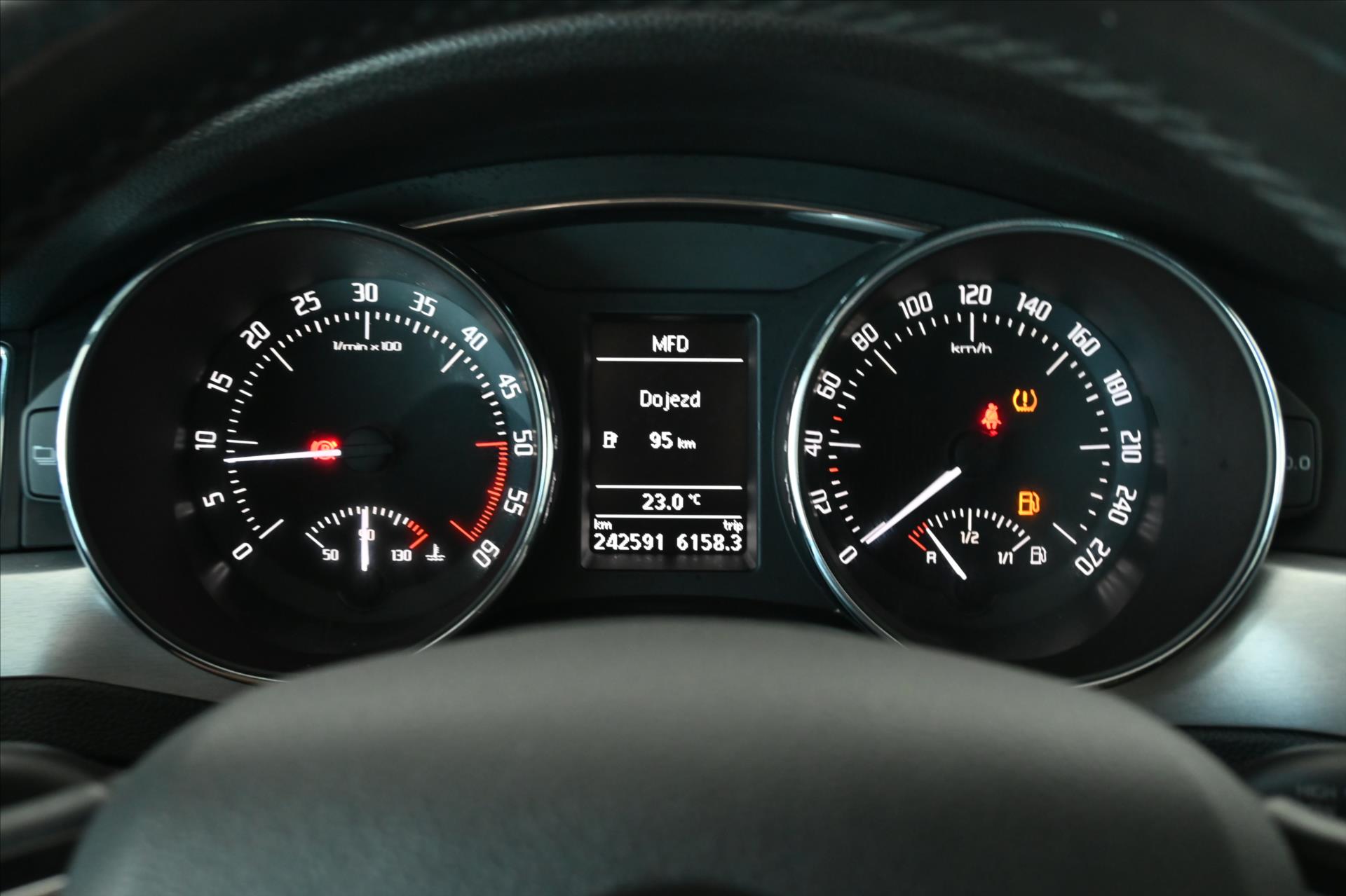 Hlavní fotografie vozu Škoda Superb 2,0 TDI 103KW ELEGANCE Záruka až 5 let (13)