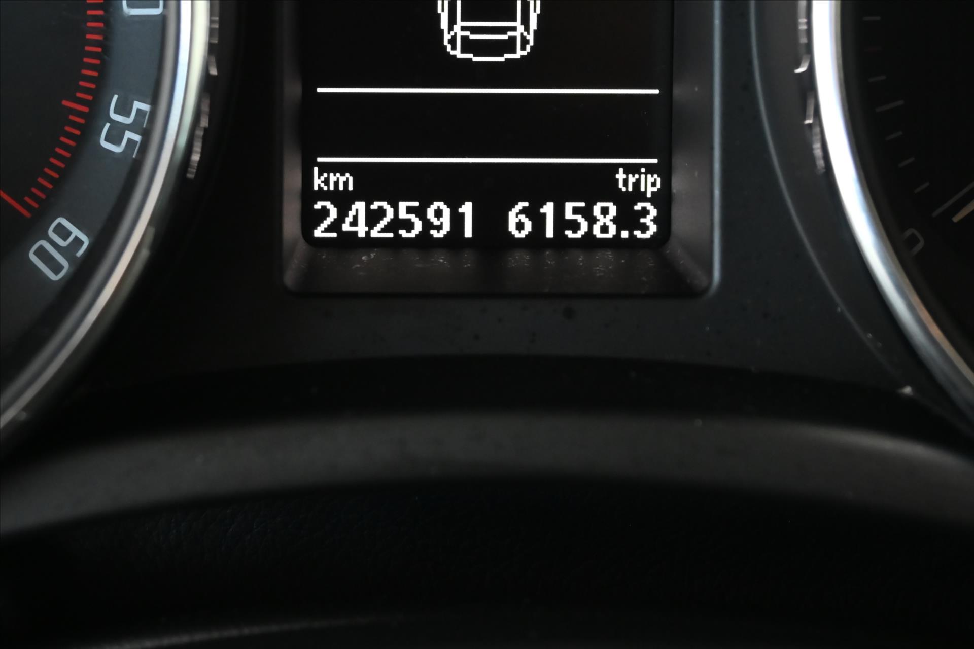 Hlavní fotografie vozu Škoda Superb 2,0 TDI 103KW ELEGANCE Záruka až 5 let (14)