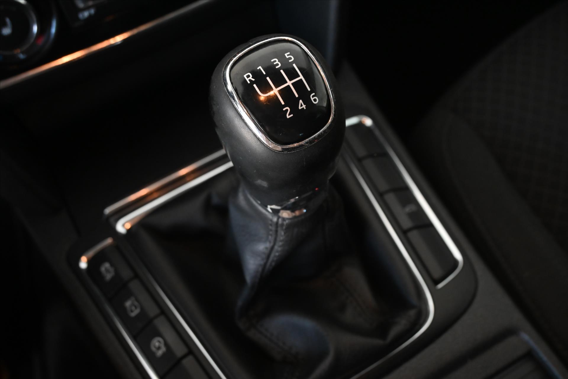 Hlavní fotografie vozu Škoda Superb 2,0 TDI 103KW ELEGANCE Záruka až 5 let (22)