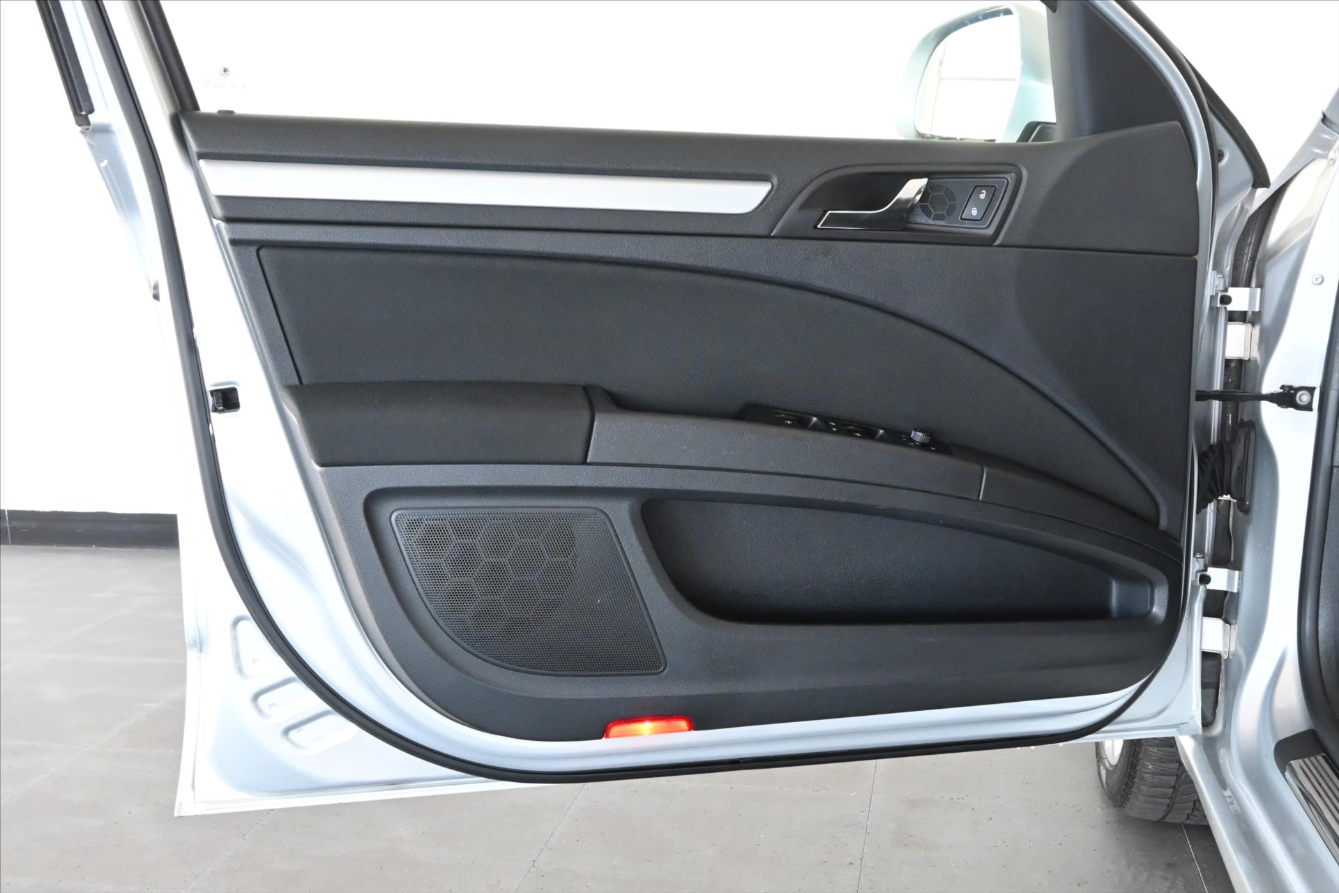 Hlavní fotografie vozu Škoda Superb 2,0 TDI 103KW ELEGANCE Záruka až 5 let (23)